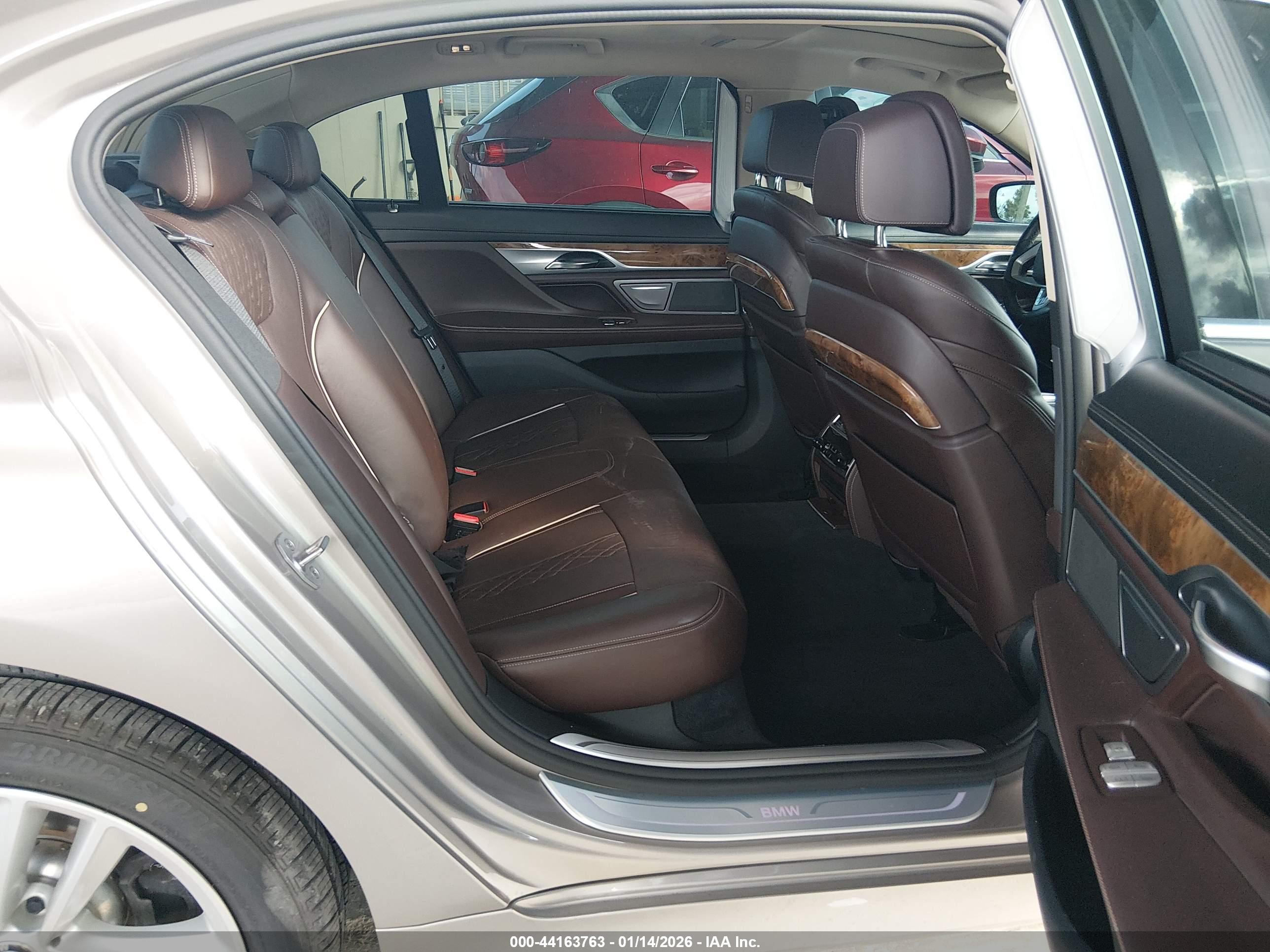 BMW 750I image 8