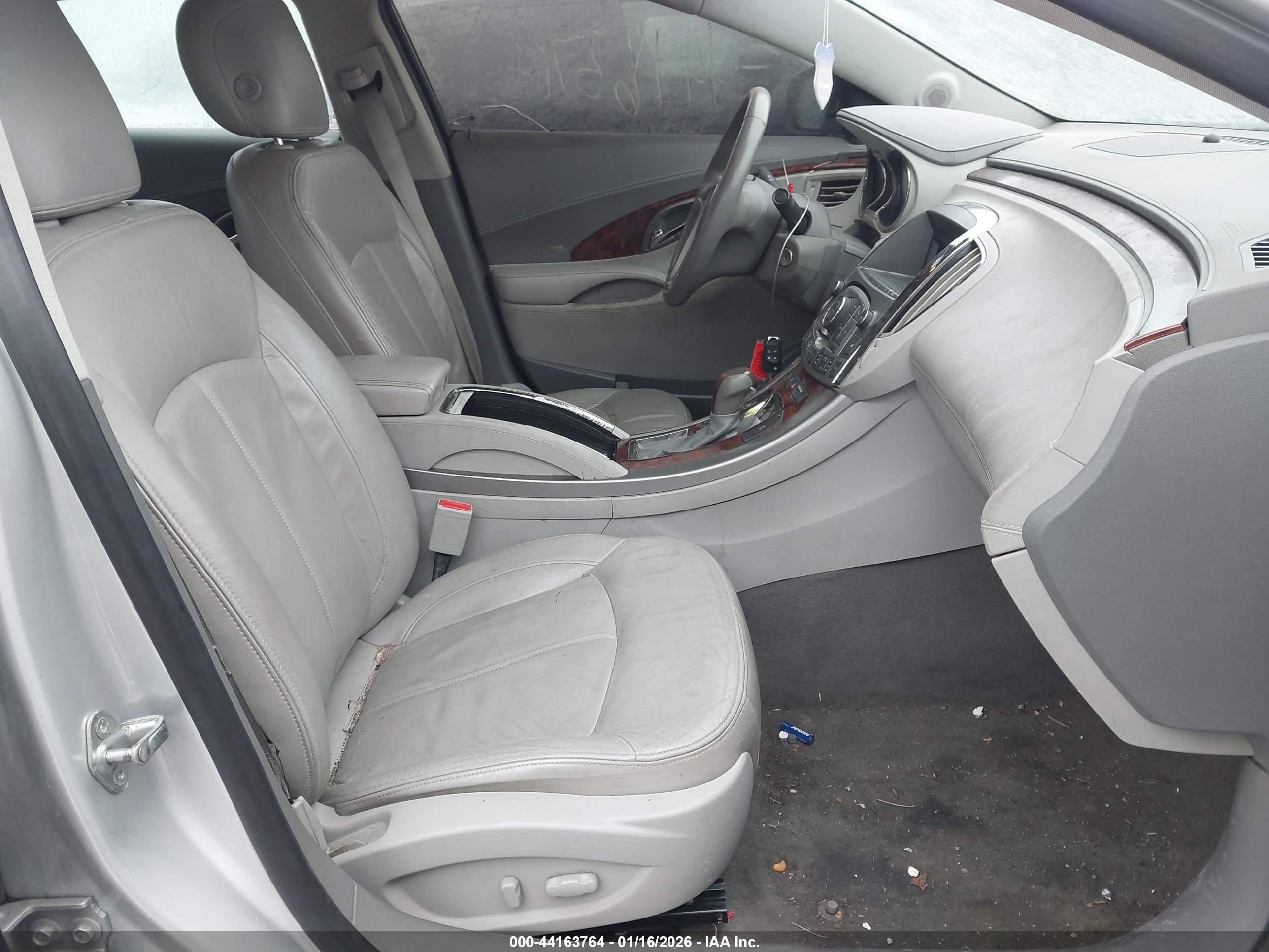 BUICK LACROSSE image 5