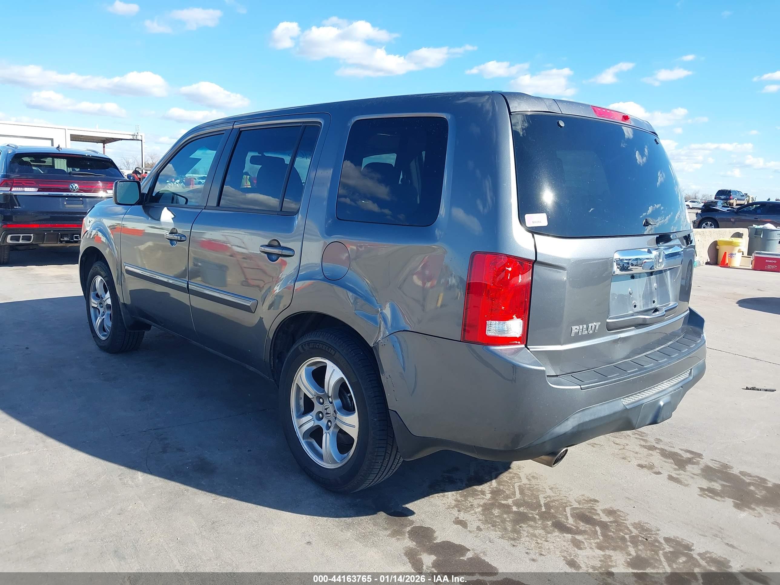 HONDA PILOT image 3