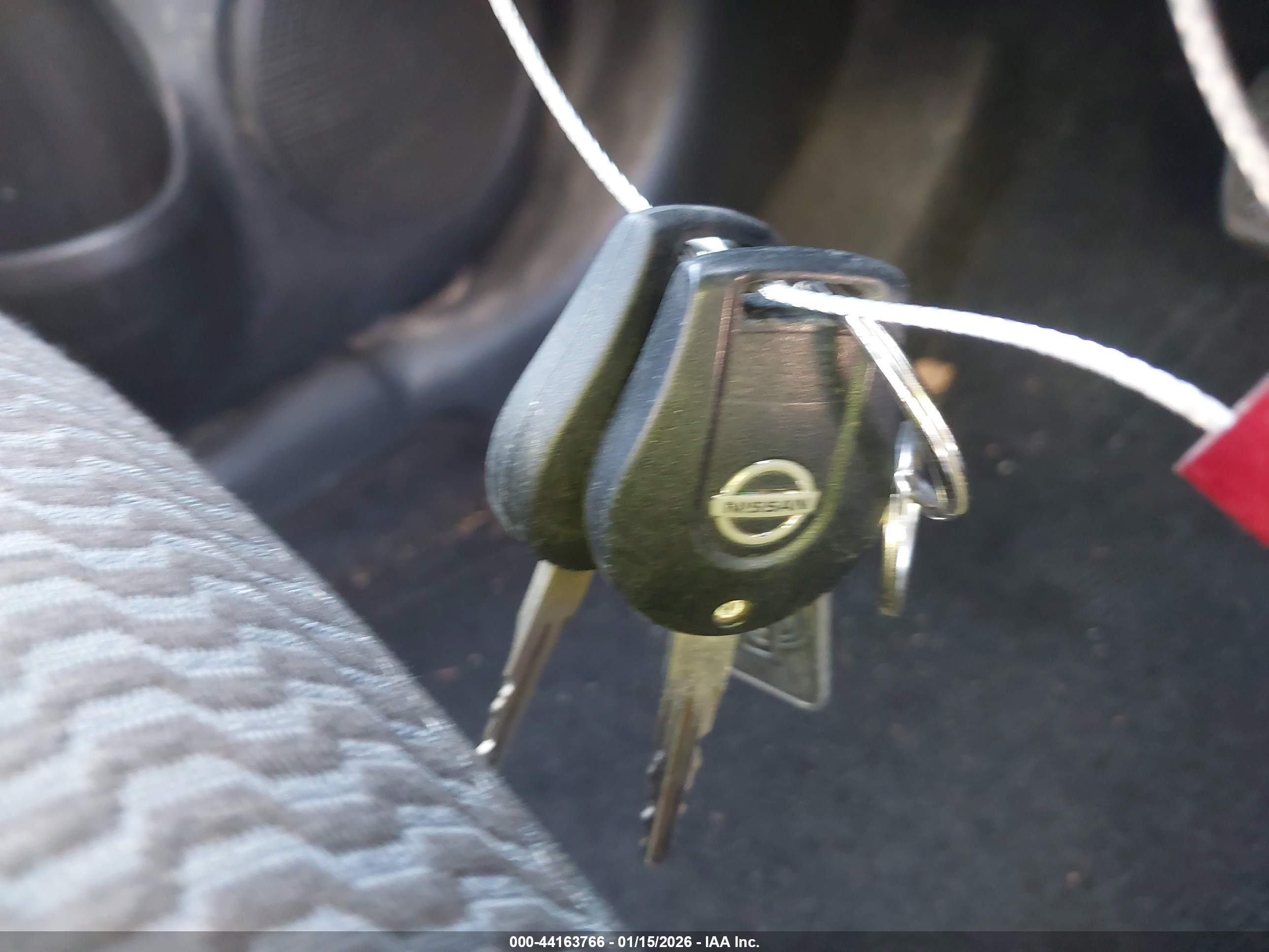 NISSAN VERSA image 11
