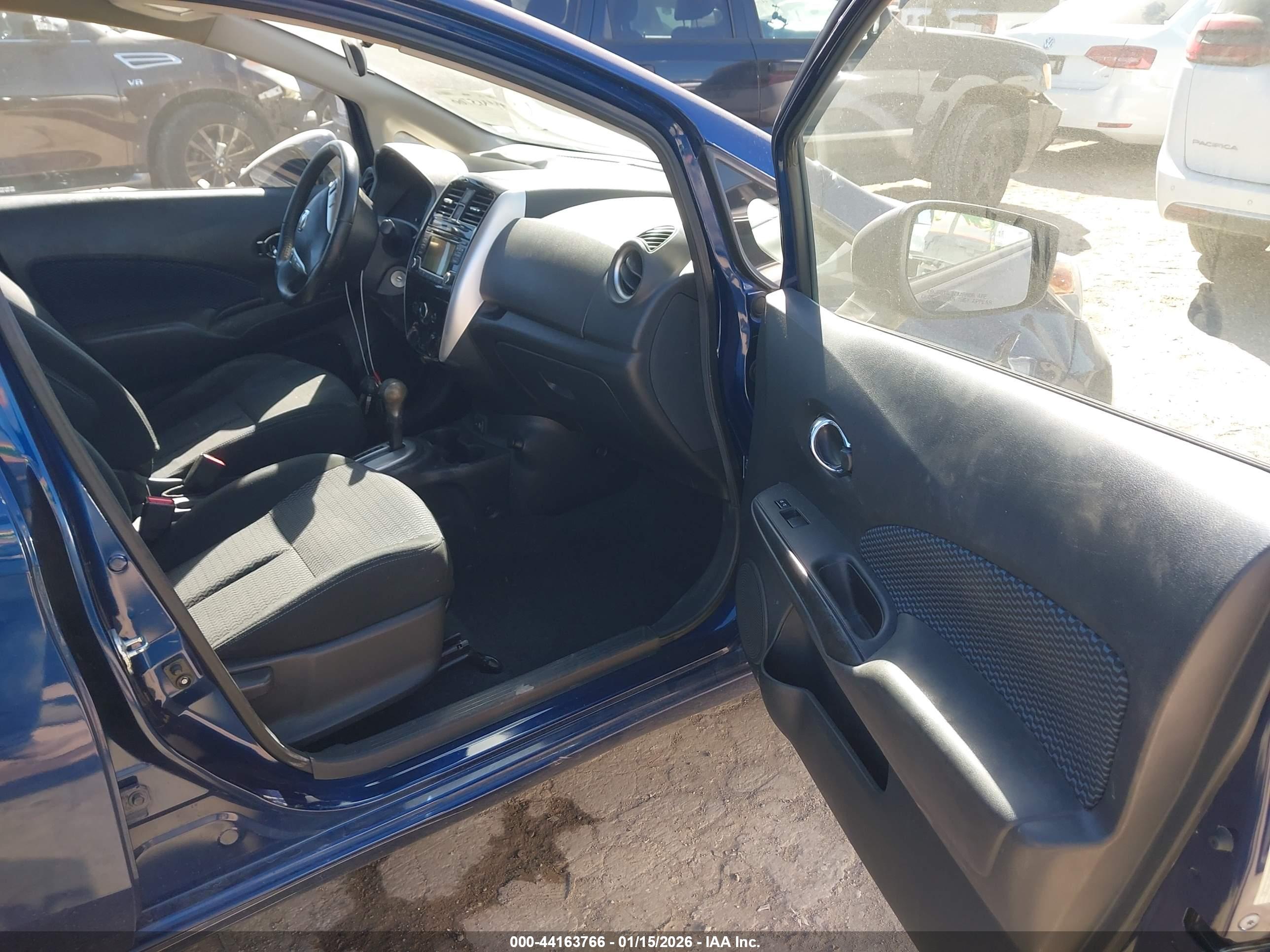 NISSAN VERSA image 5