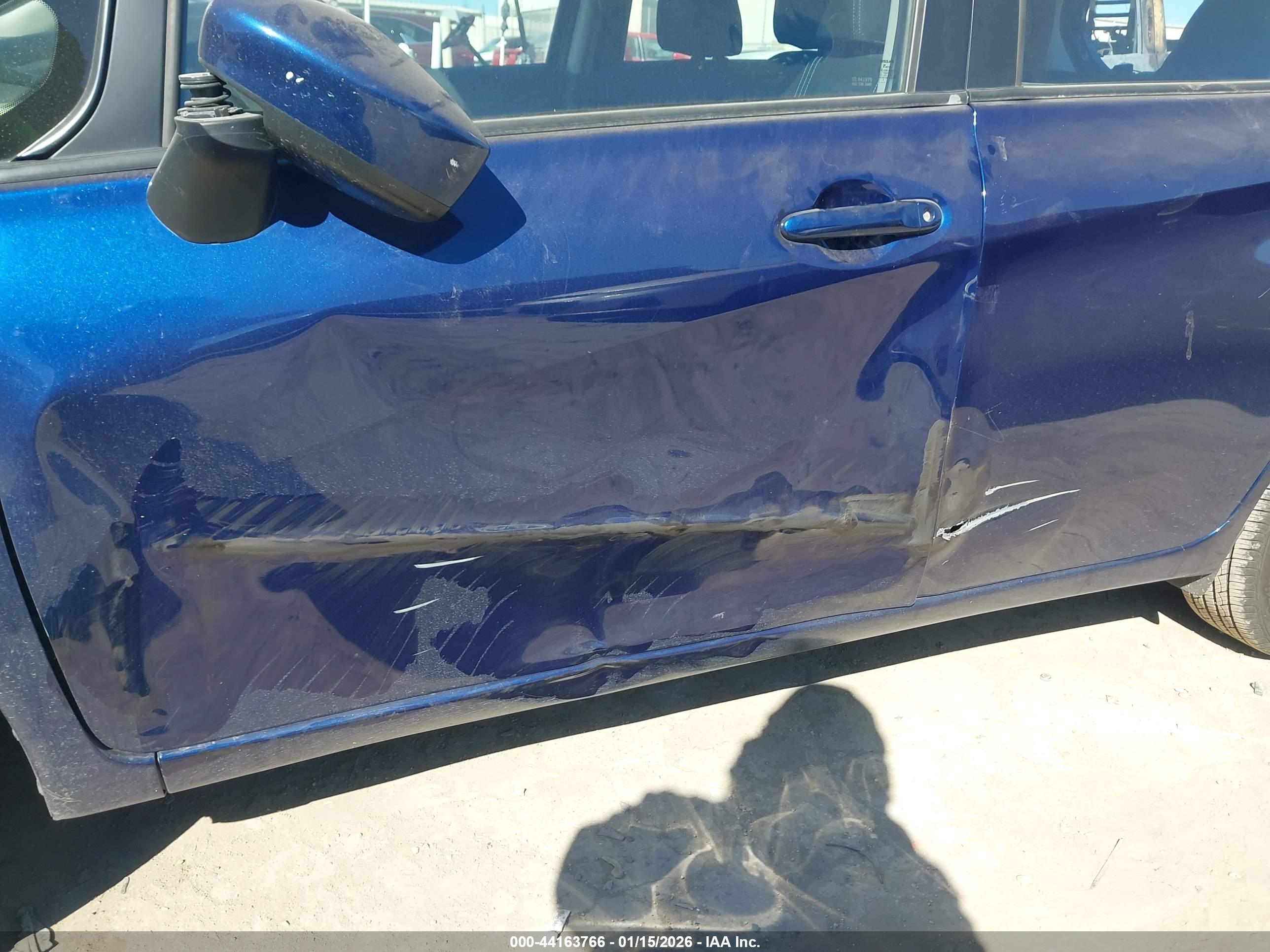 NISSAN VERSA image 6
