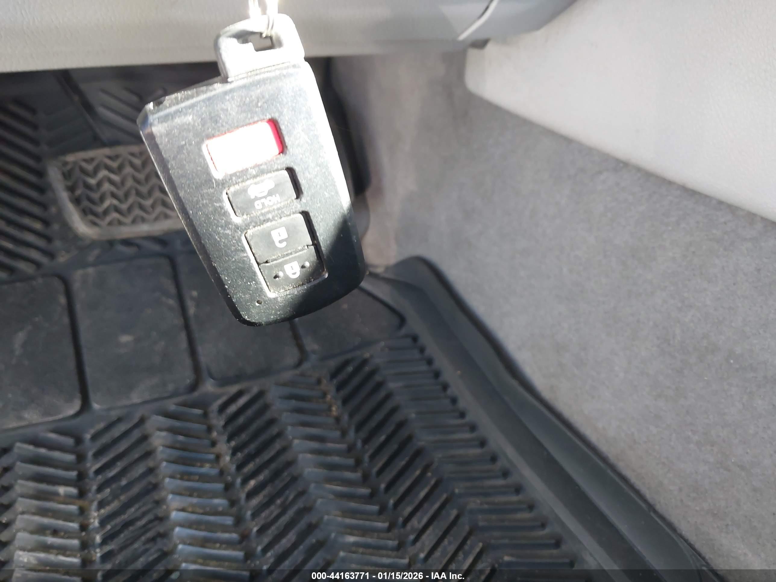 TOYOTA CAMRY image 11