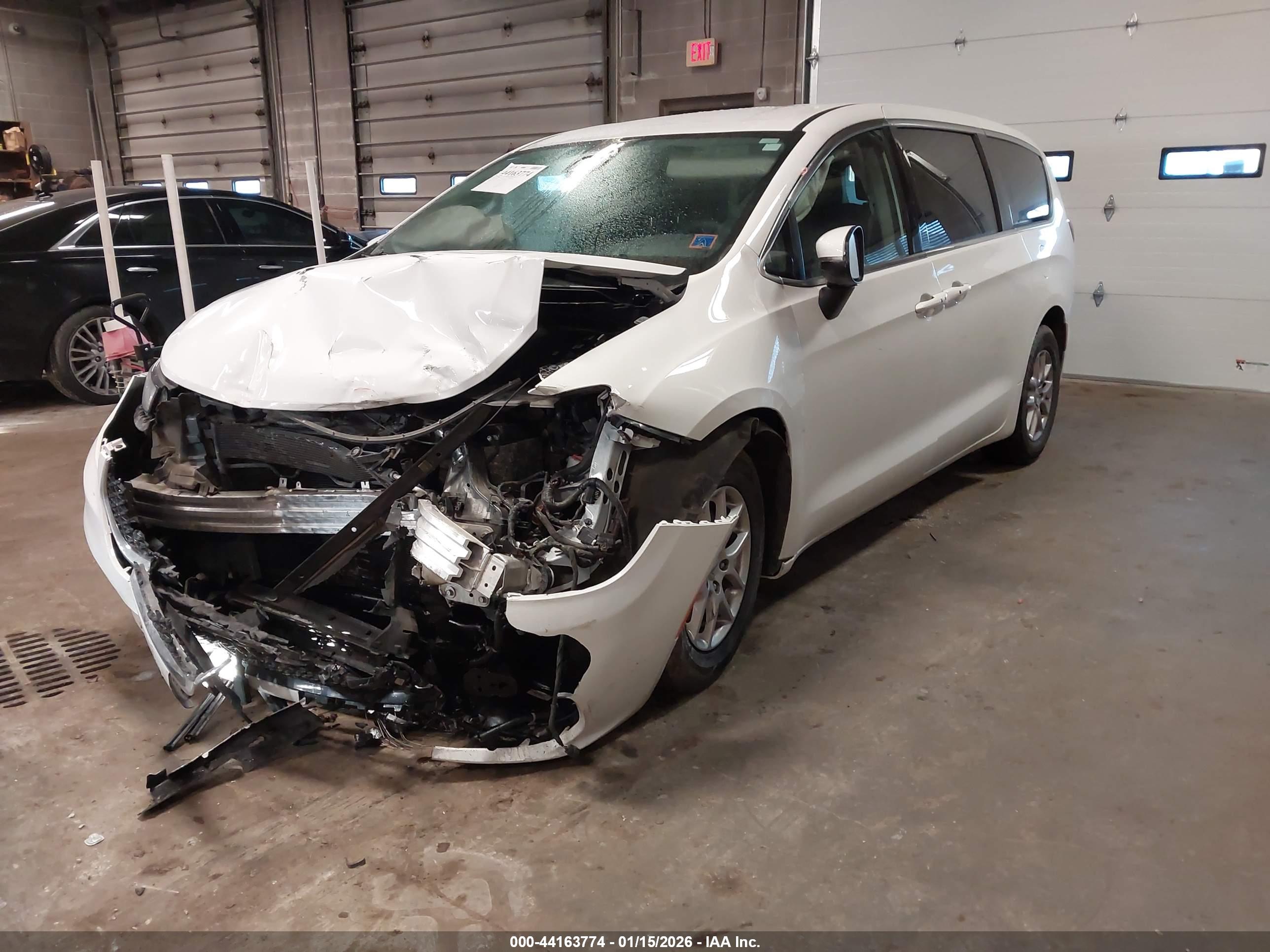 CHRYSLER PACIFICA image 2