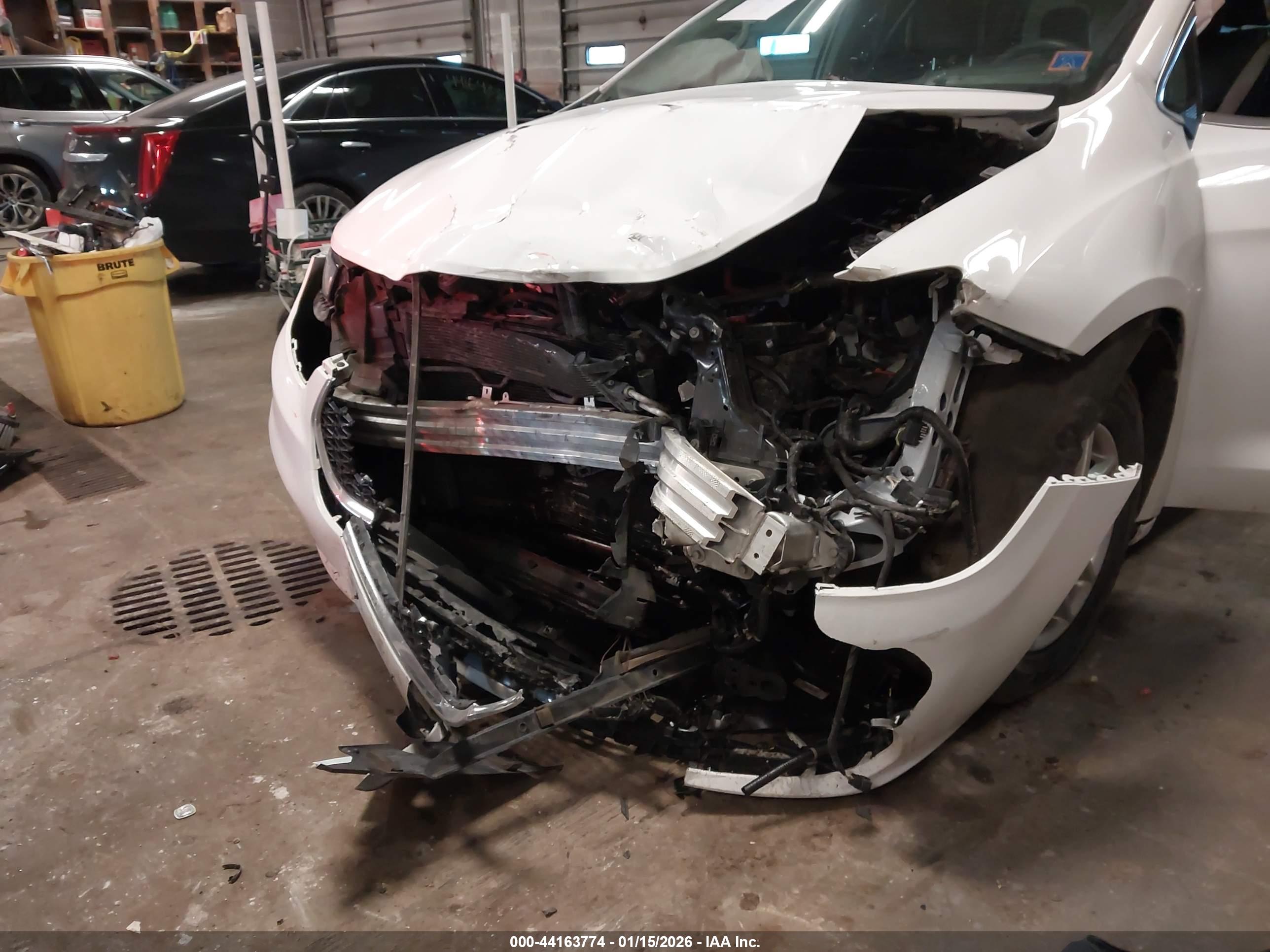 CHRYSLER PACIFICA image 6