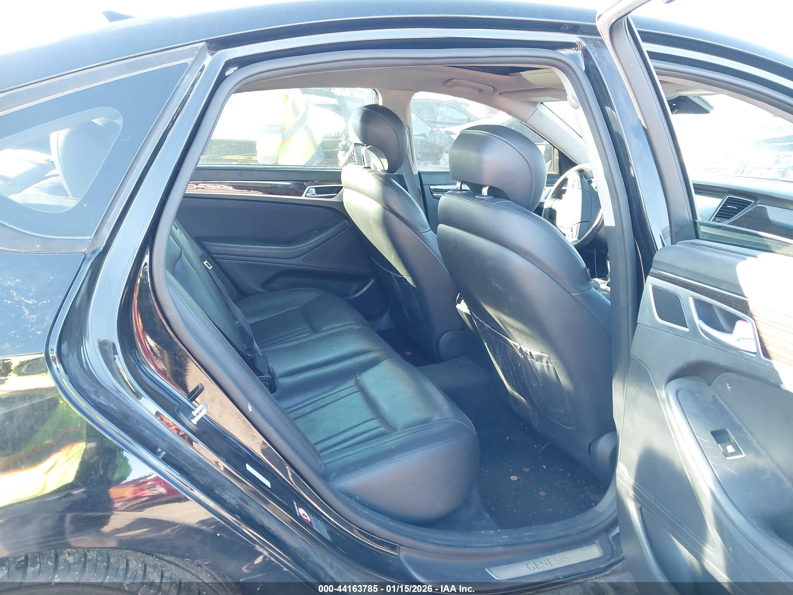 HYUNDAI GENESIS image 8