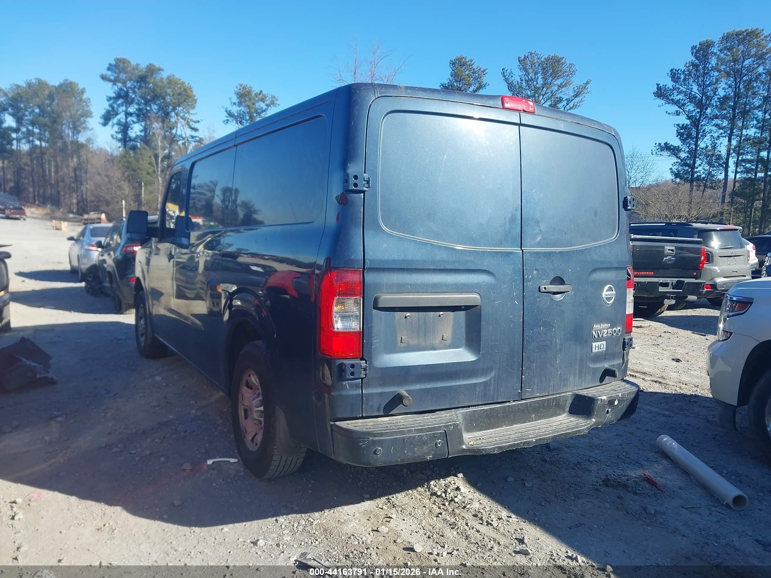 NISSAN NV image 3