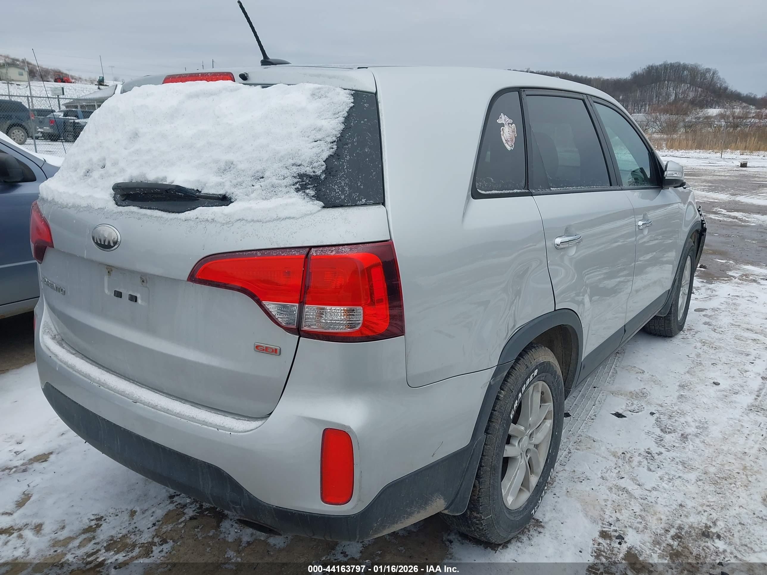 KIA SORENTO image 4