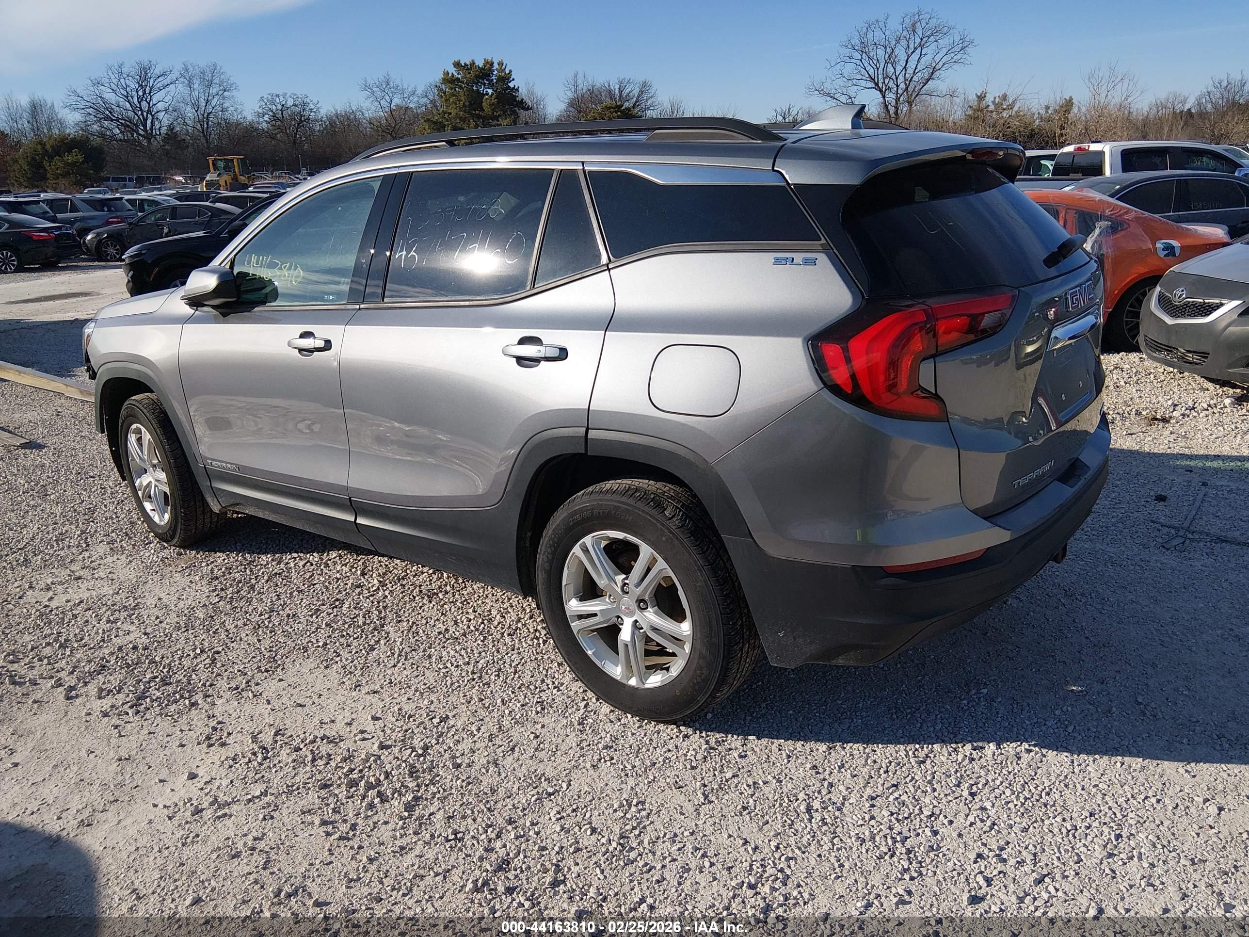 GMC TERRAIN image 3