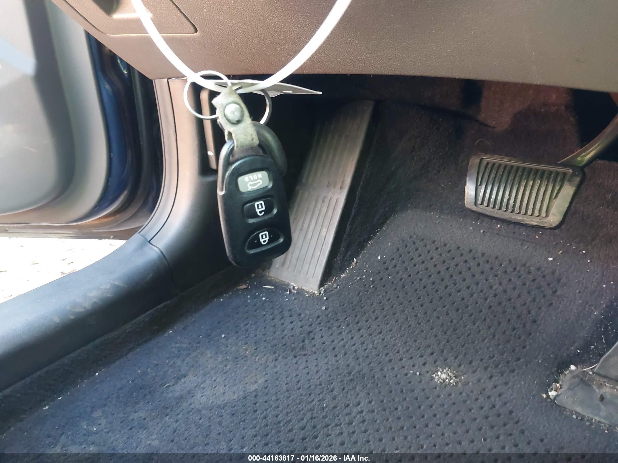 HYUNDAI ELANTRA image 11