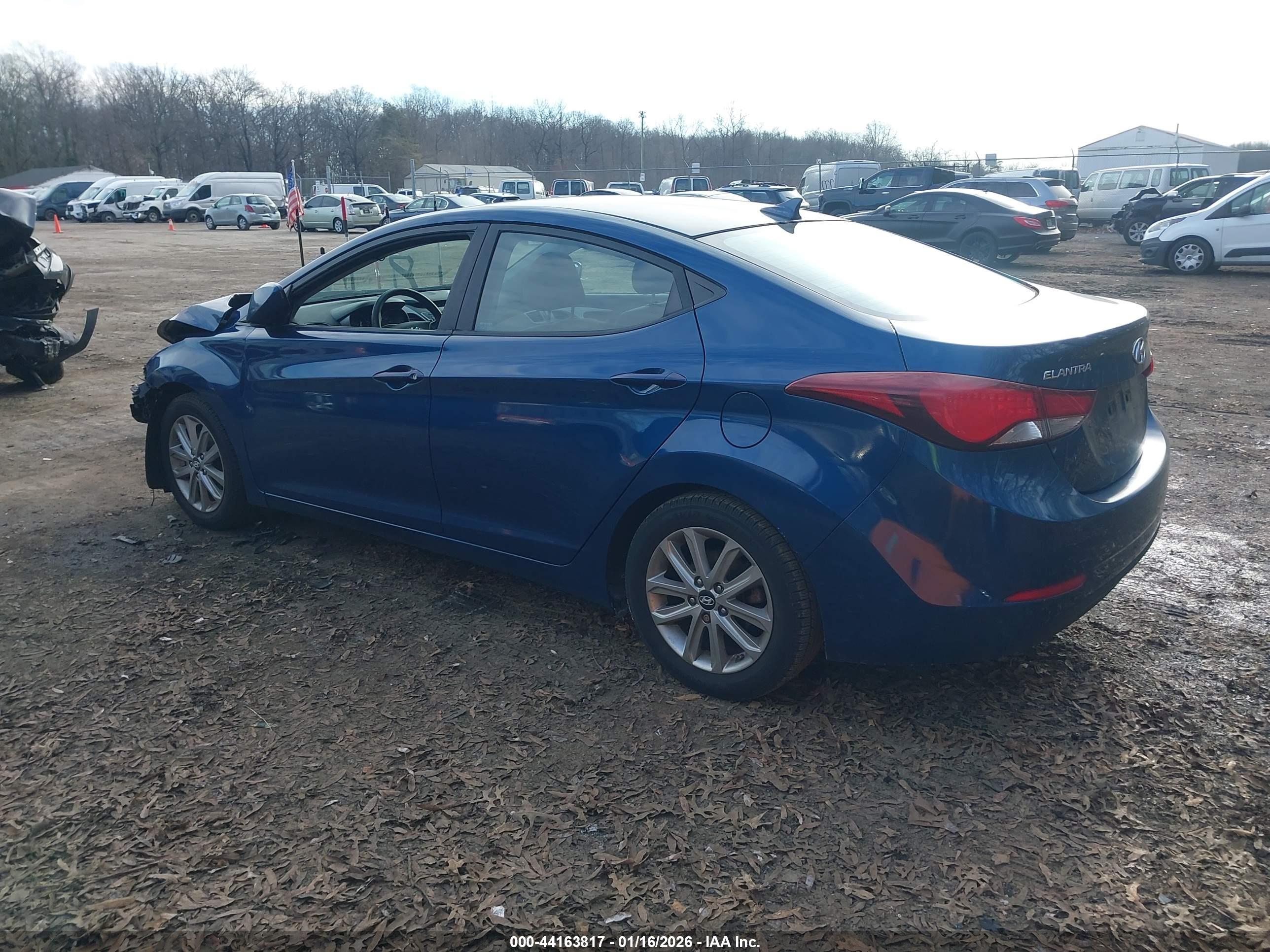 HYUNDAI ELANTRA image 3