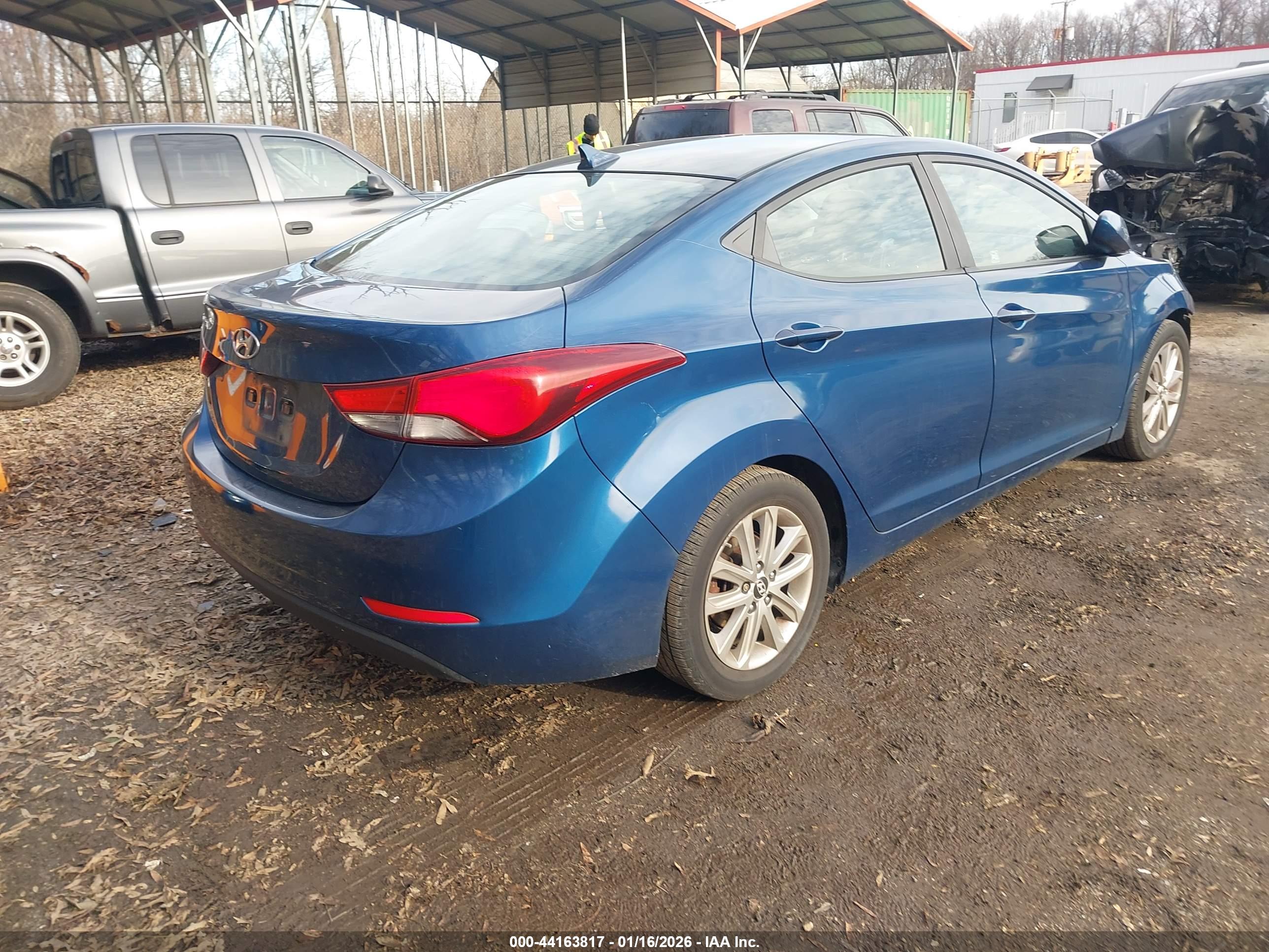 HYUNDAI ELANTRA image 4