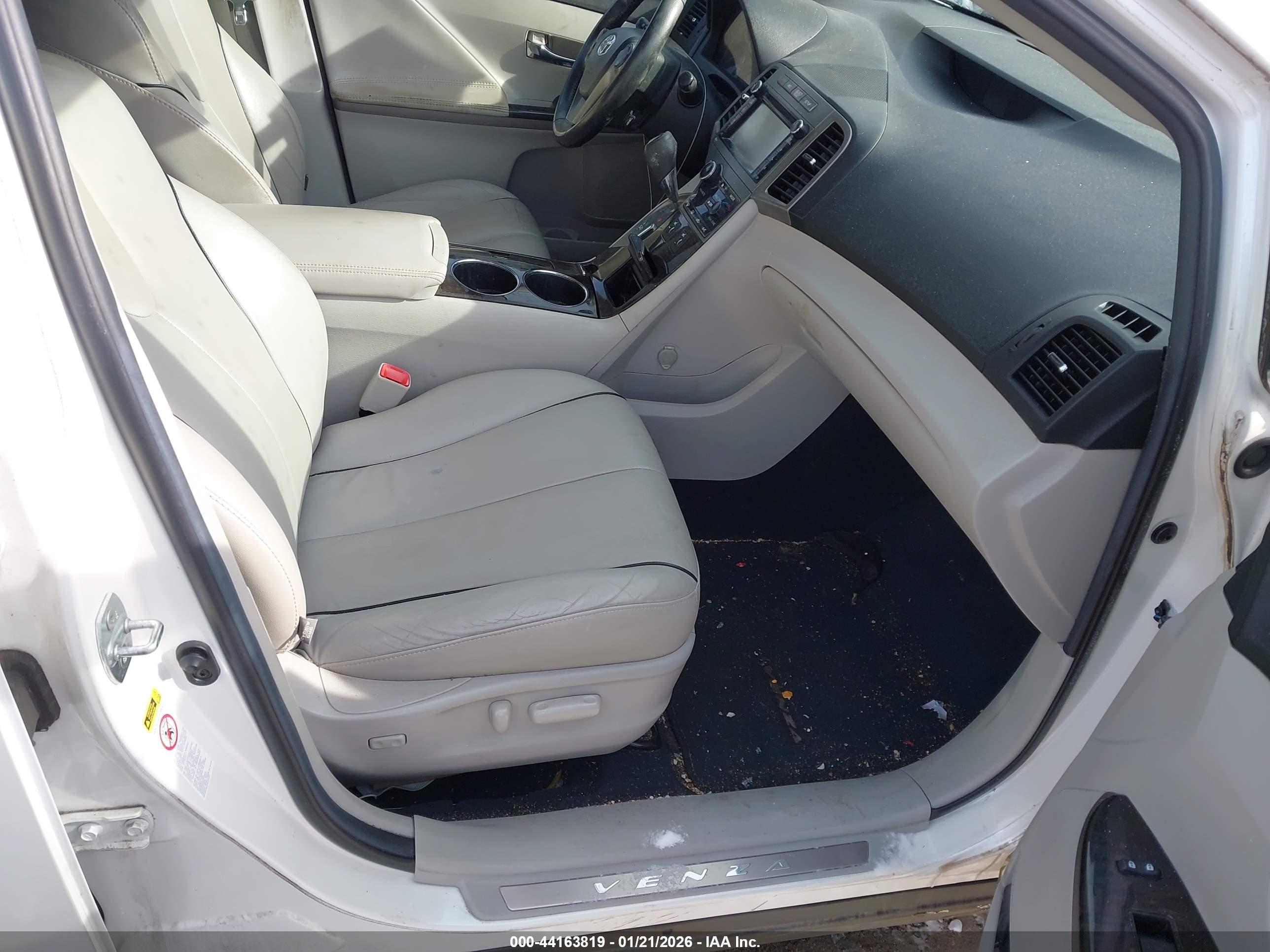 TOYOTA VENZA image 5