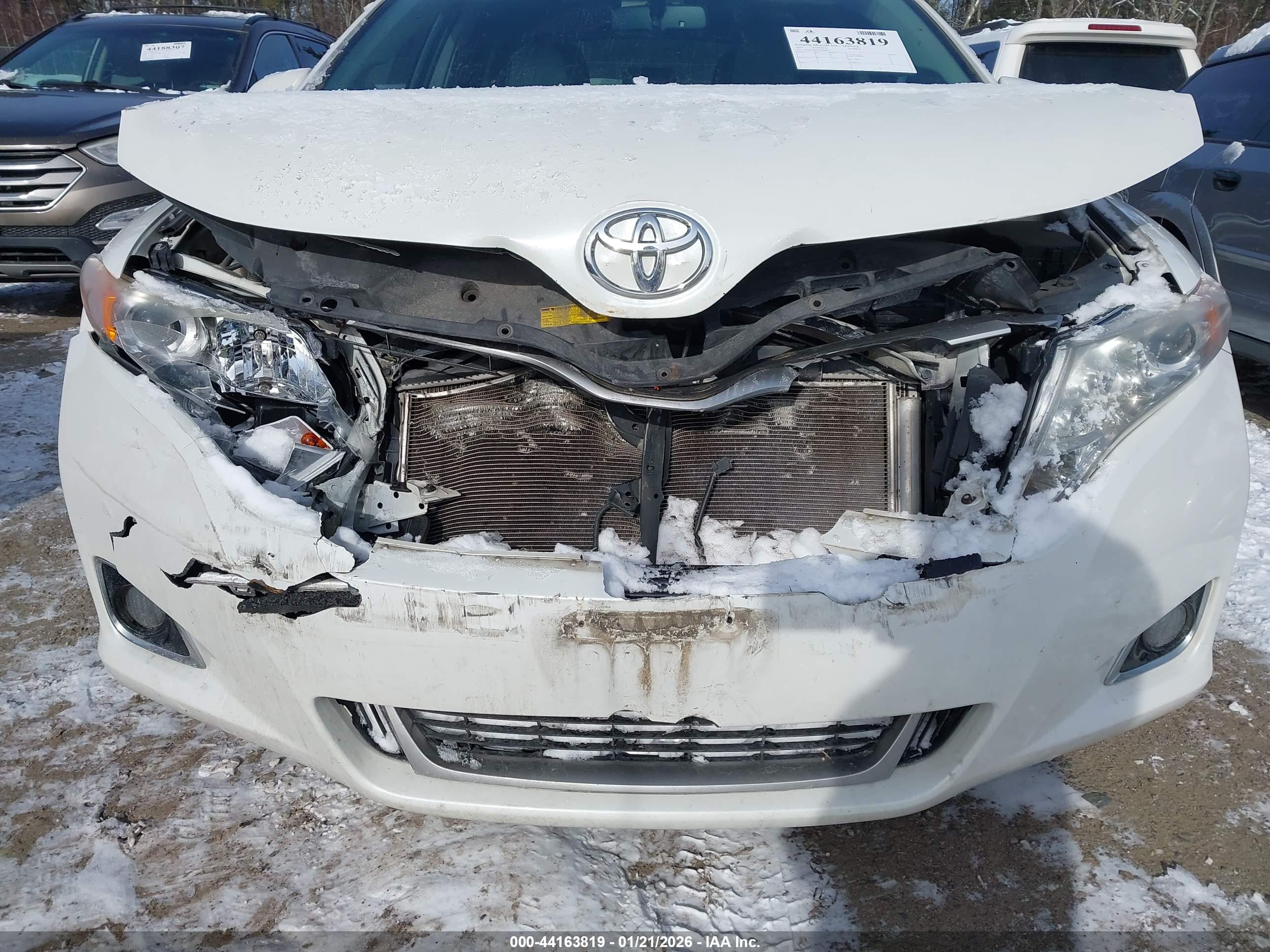 TOYOTA VENZA image 6