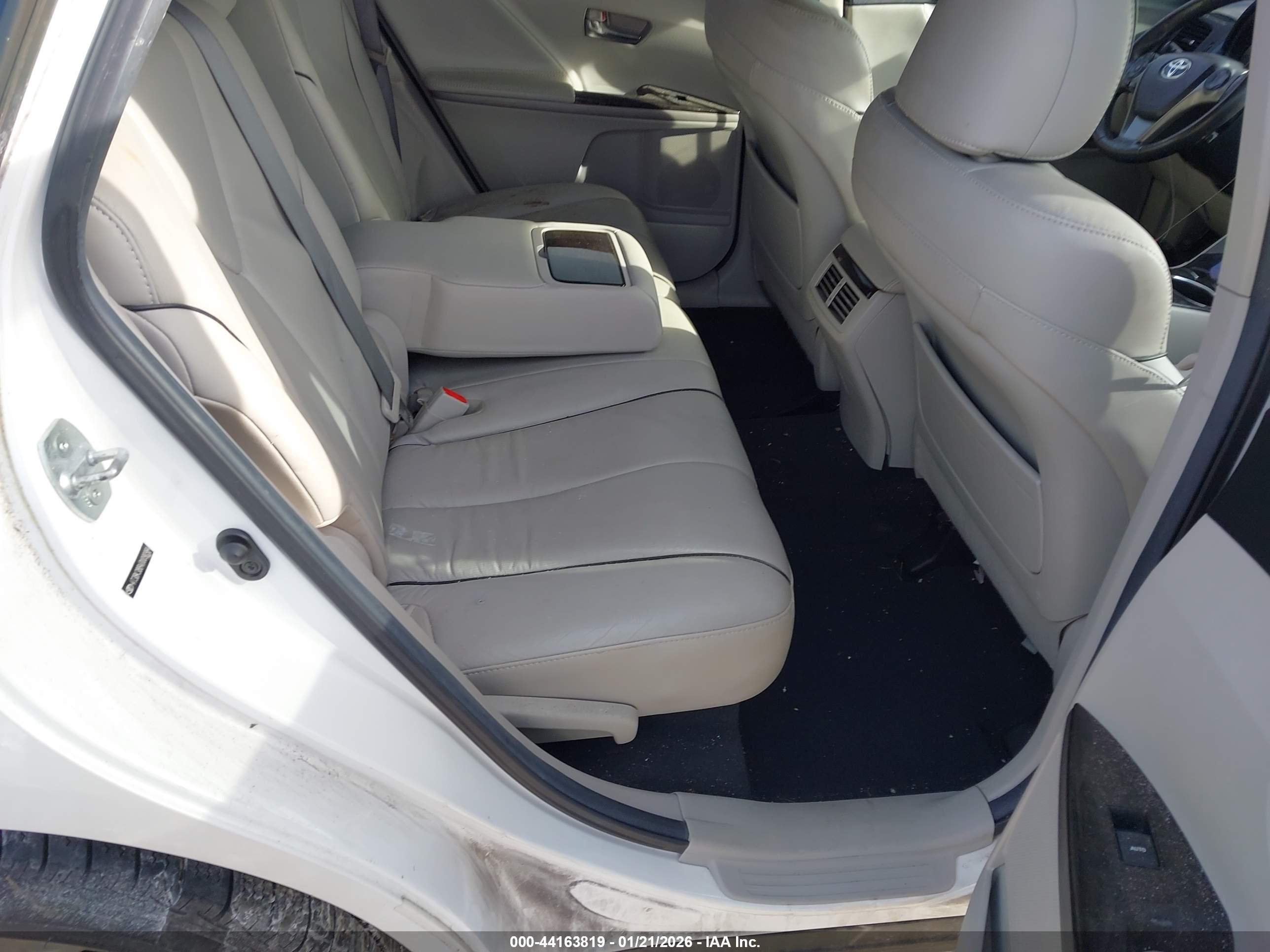 TOYOTA VENZA image 8