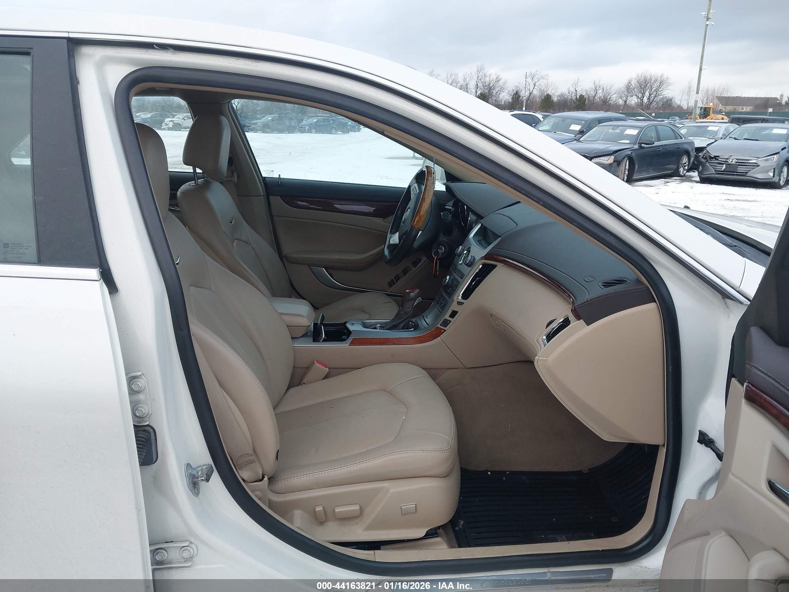 CADILLAC CTS image 5