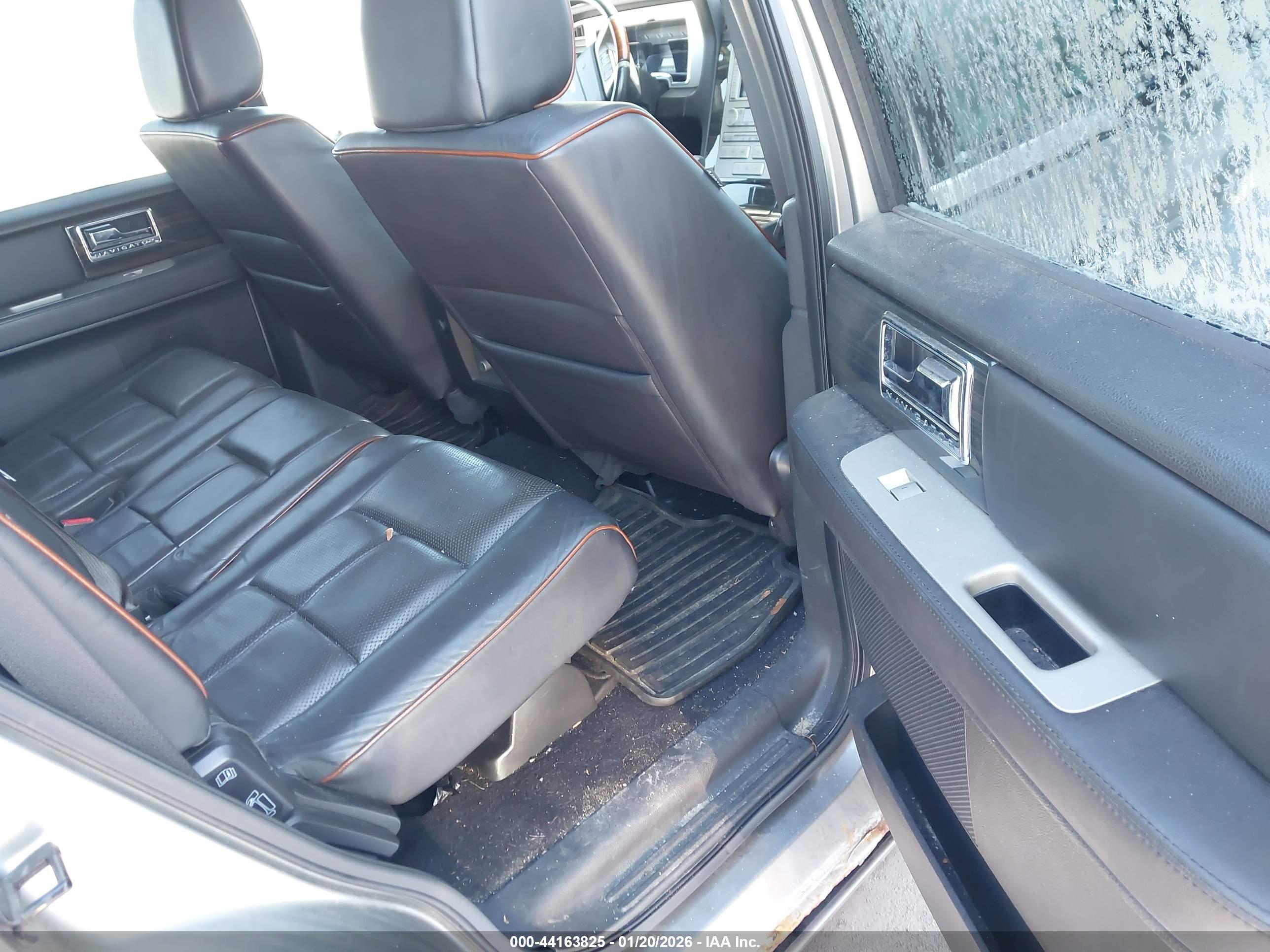 LINCOLN NAVIGATOR image 8