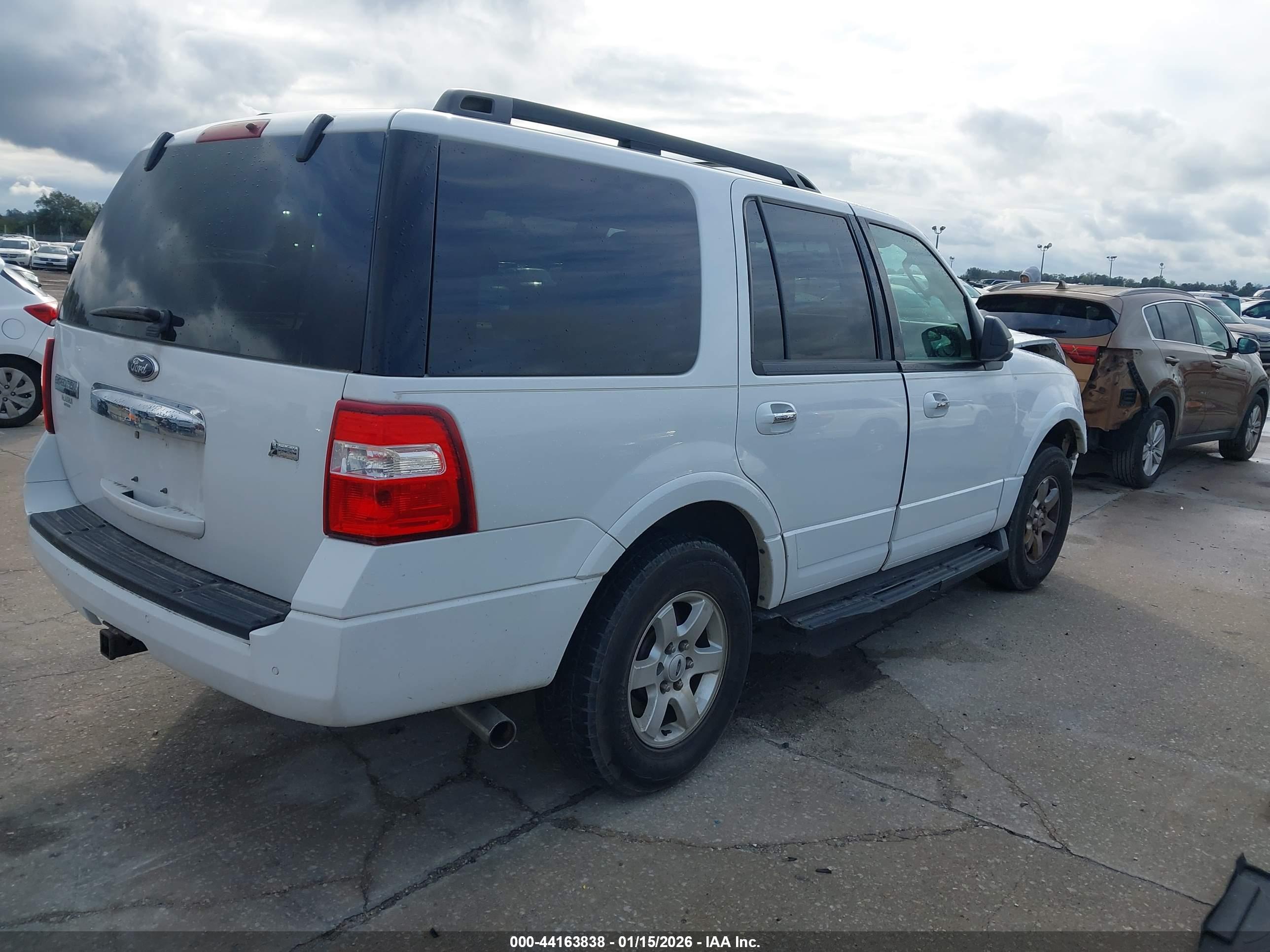 FORD EXPEDITION image 4