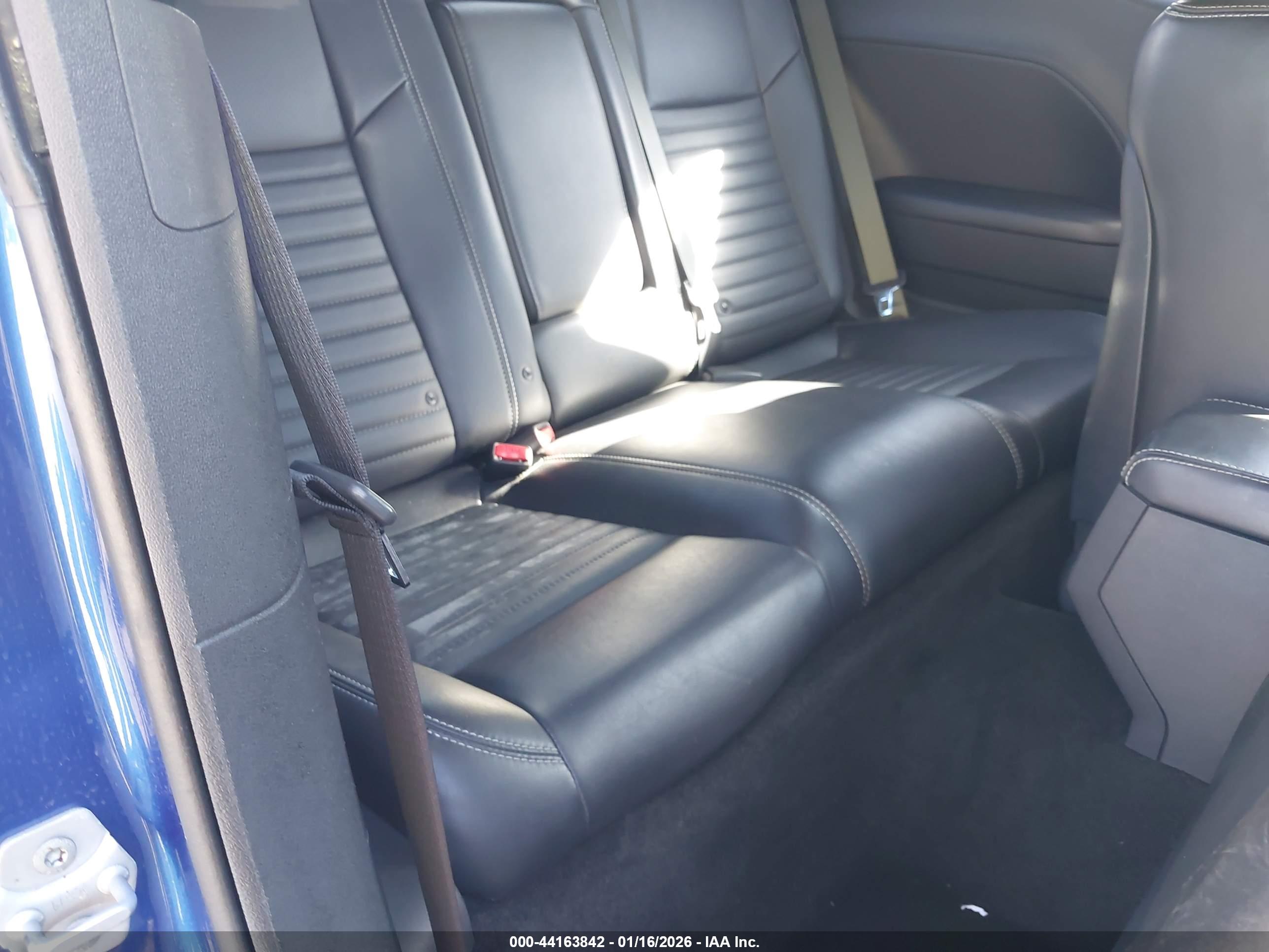 DODGE CHALLENGER image 8
