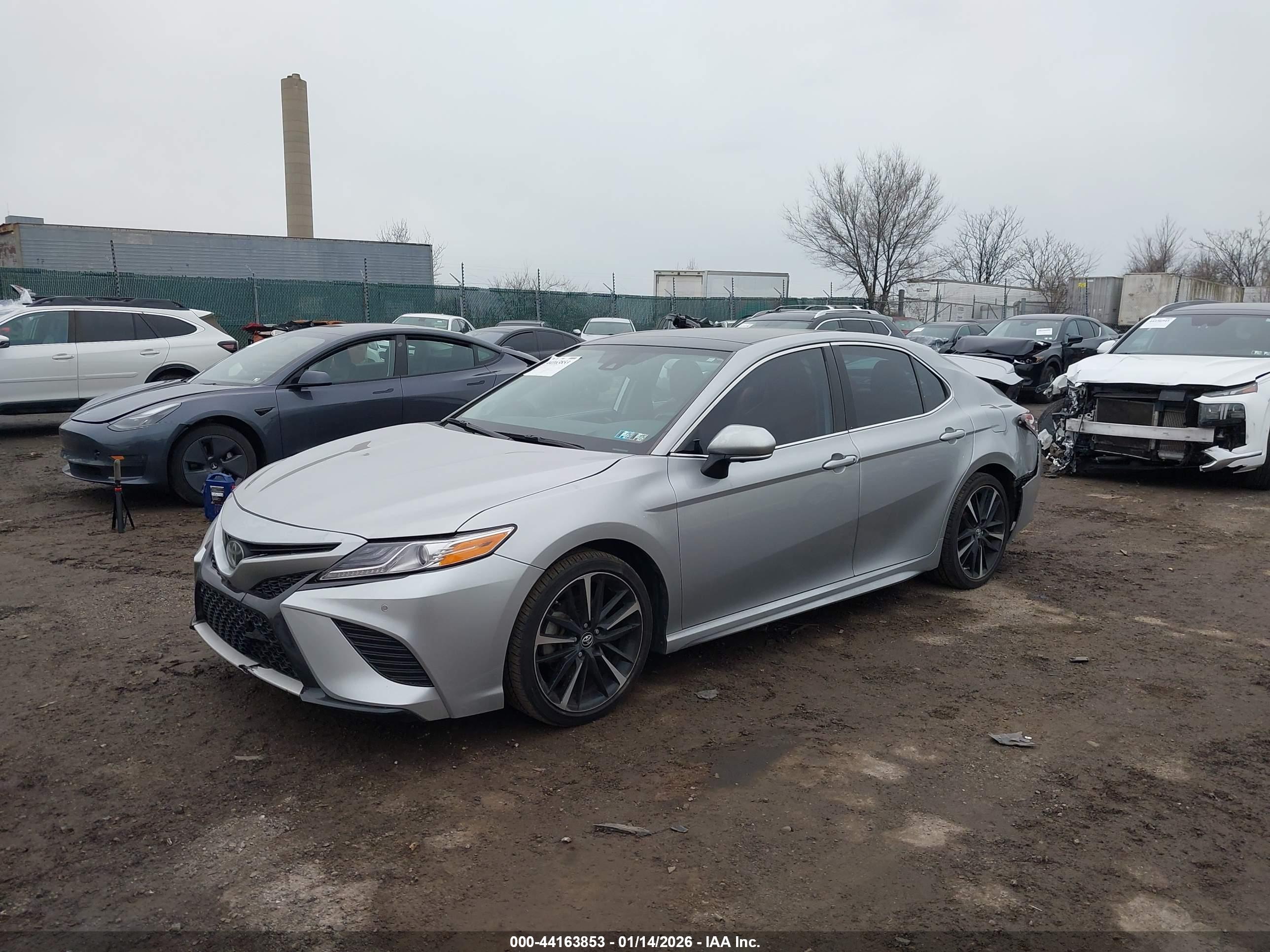 TOYOTA CAMRY image 2