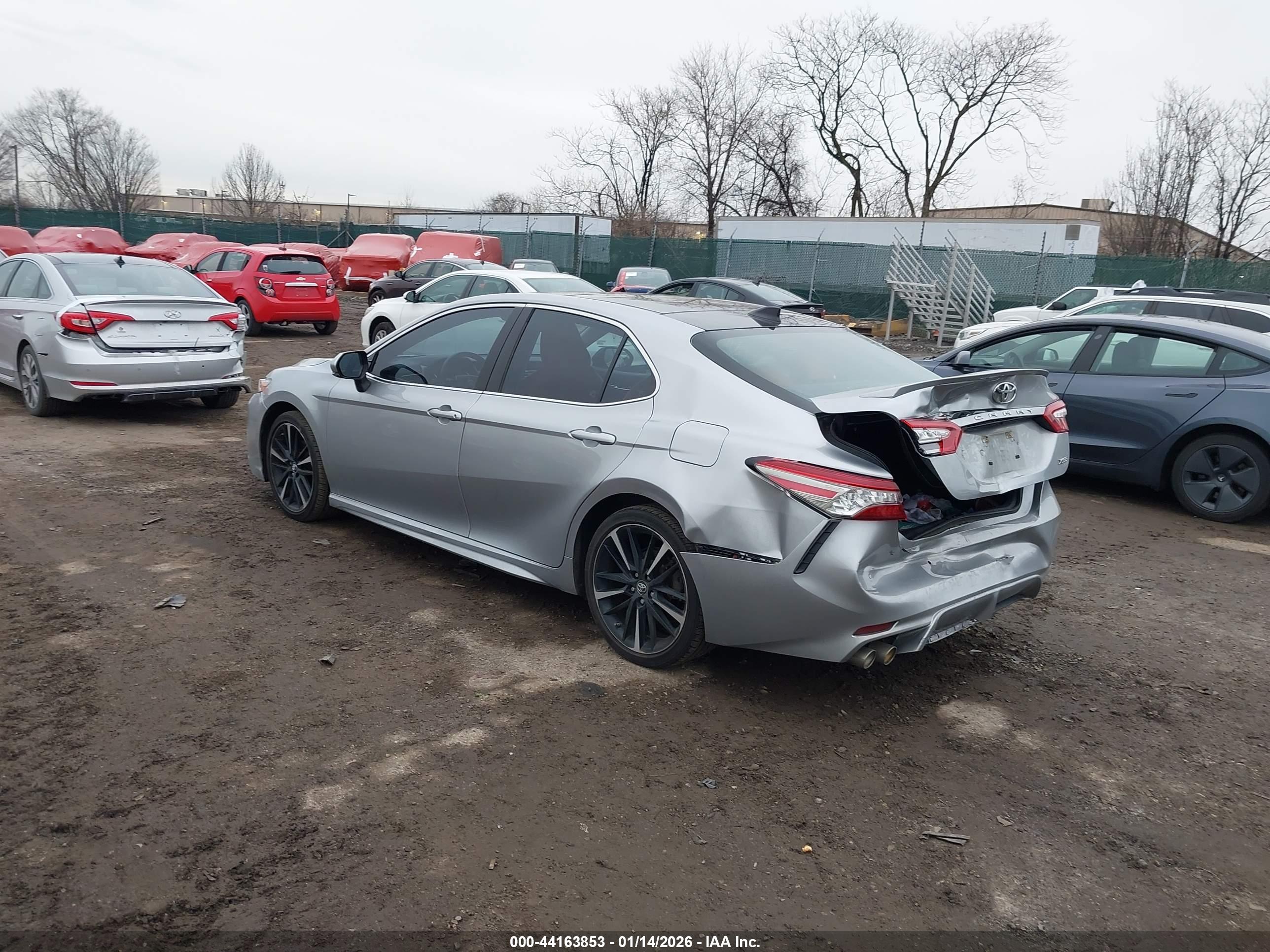 TOYOTA CAMRY image 3