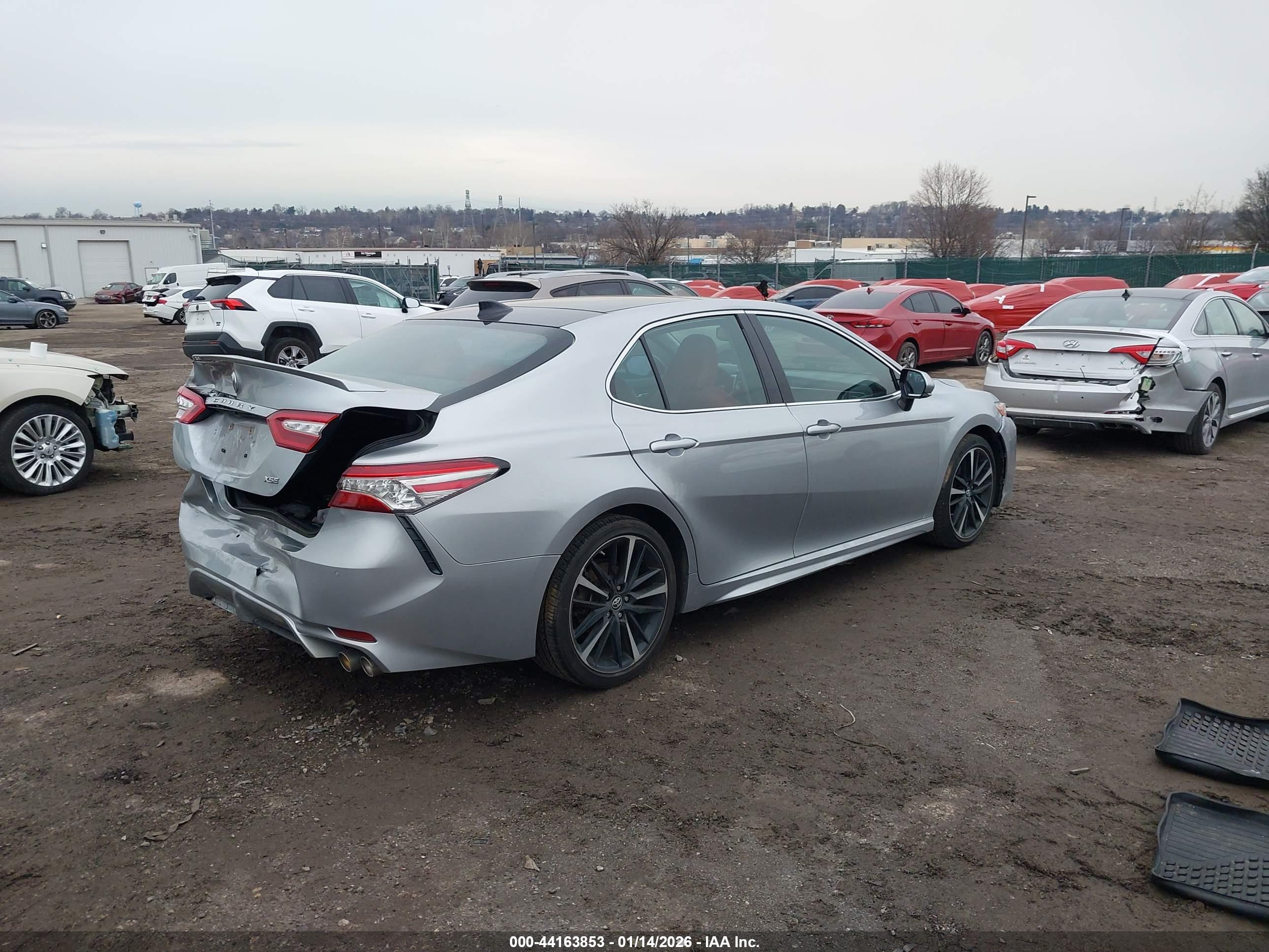 TOYOTA CAMRY image 4