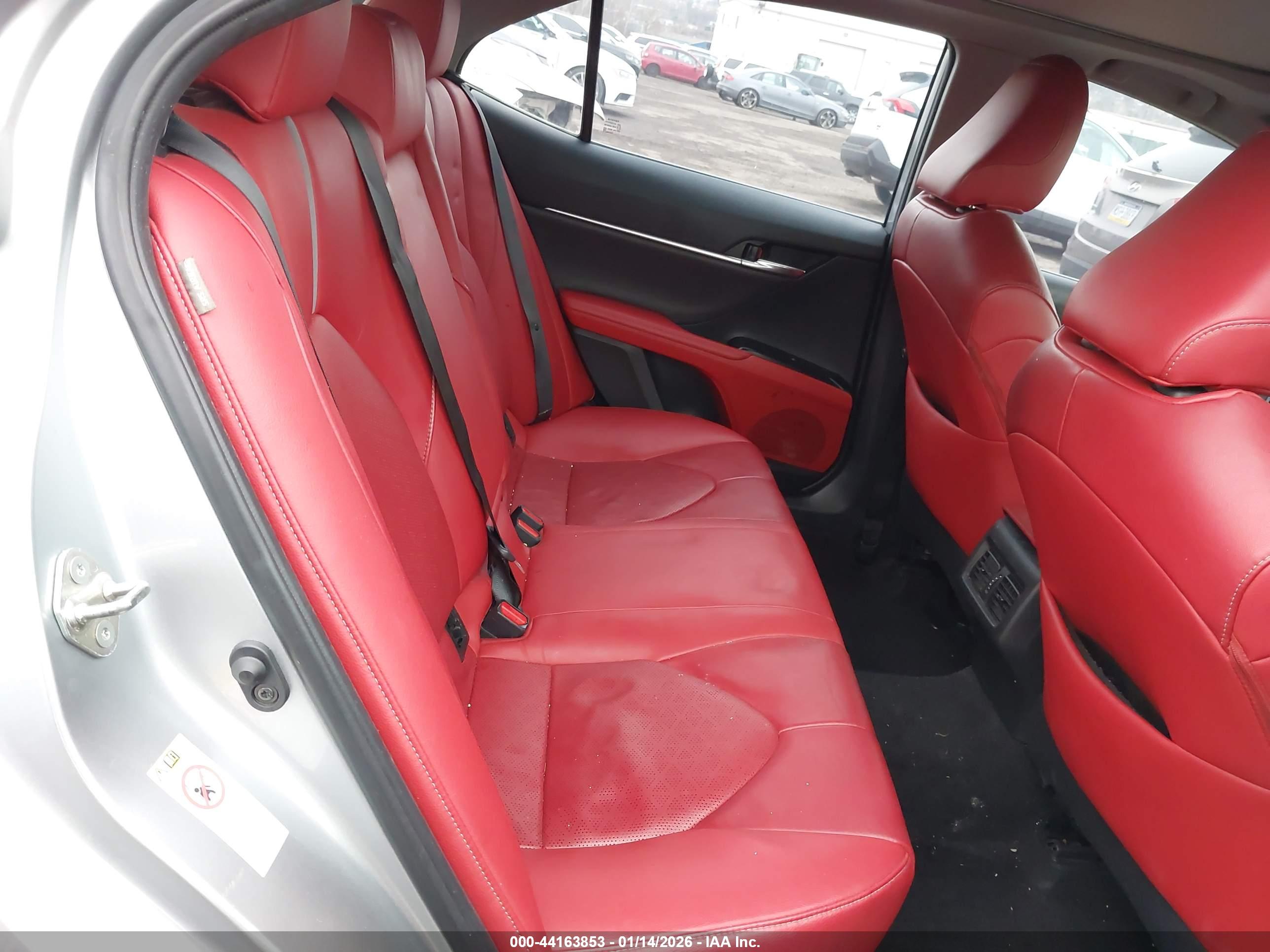 TOYOTA CAMRY image 8