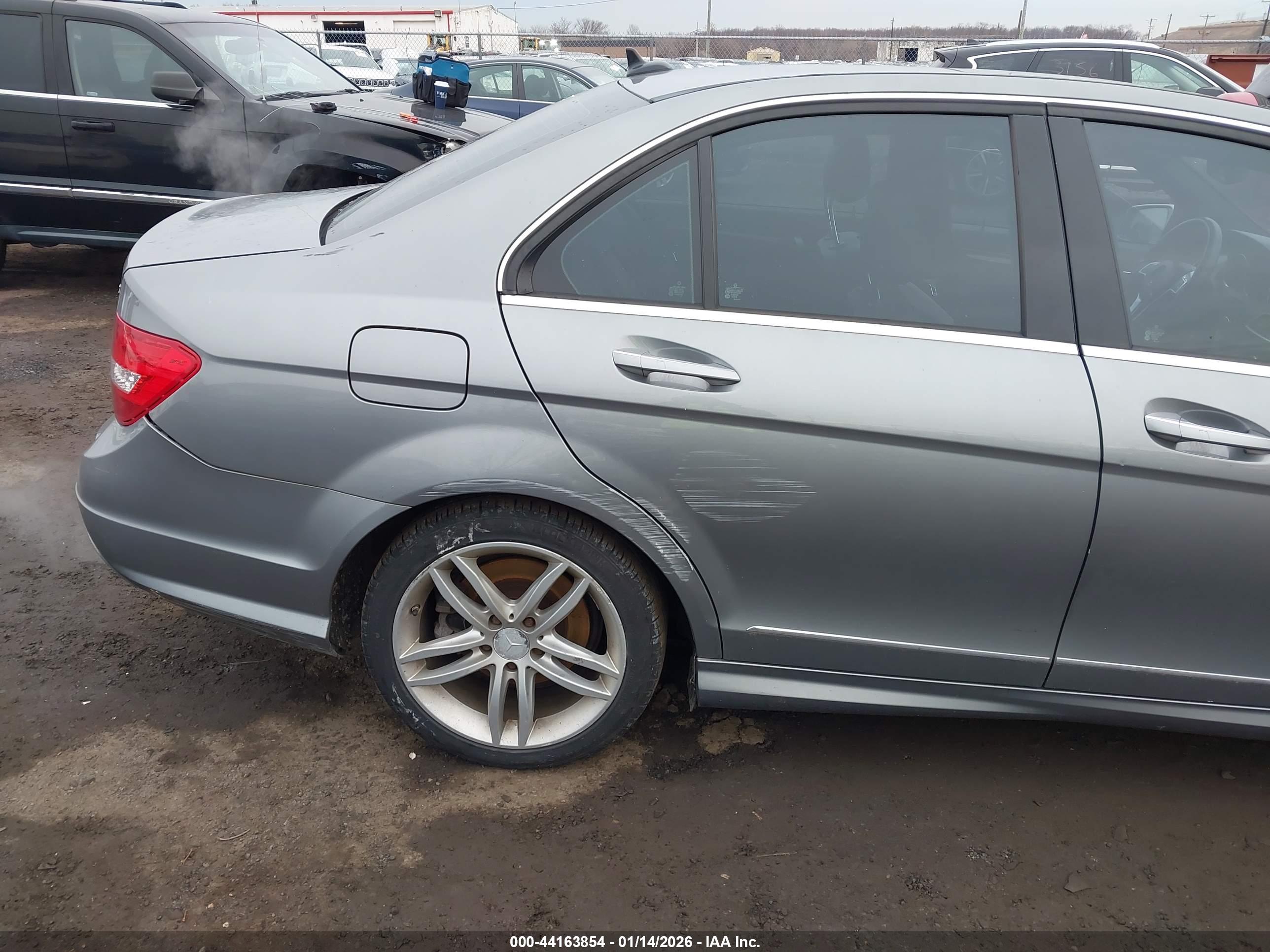 MERCEDES-BENZ C image 6