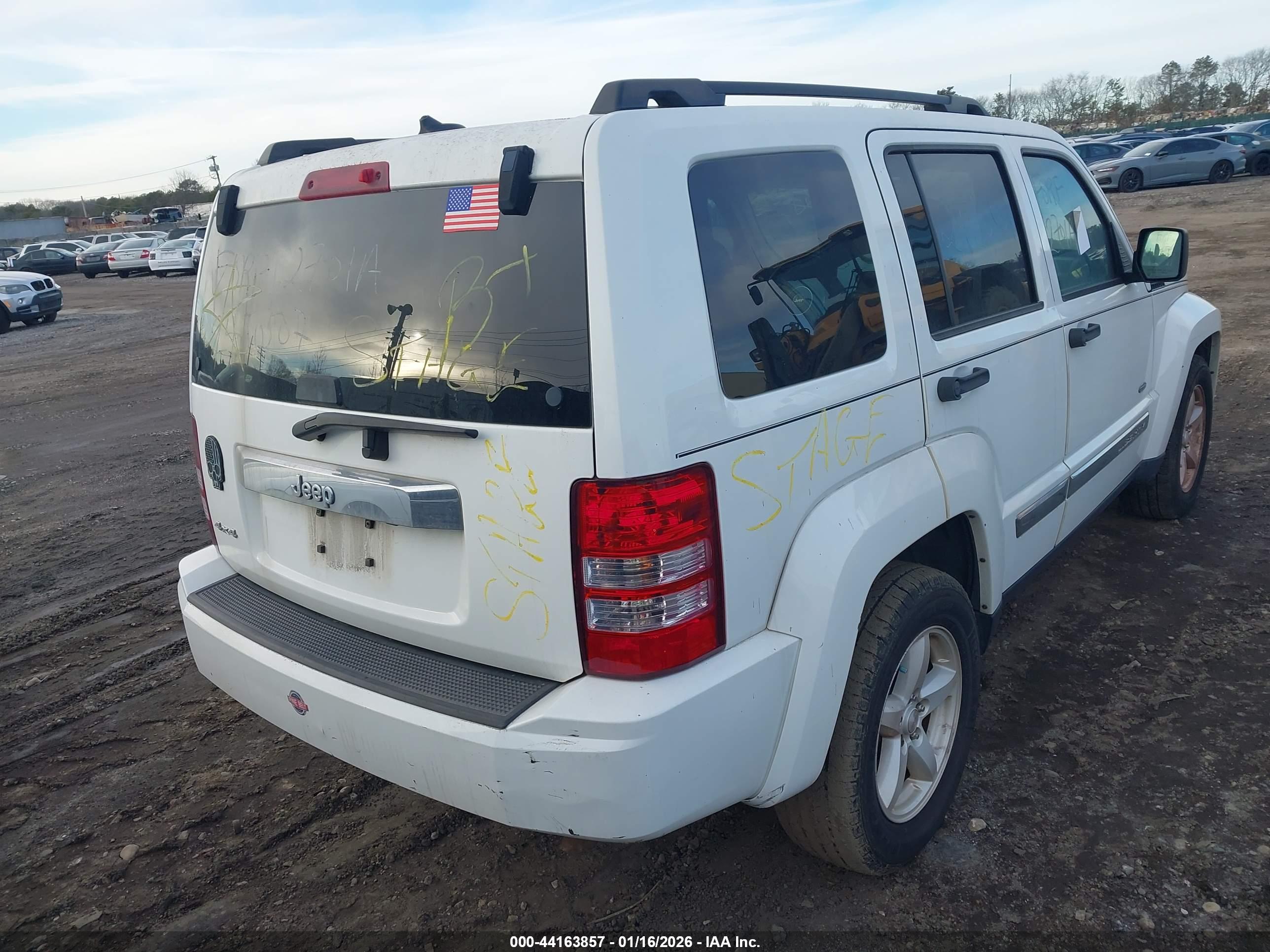JEEP LIBERTY image 4