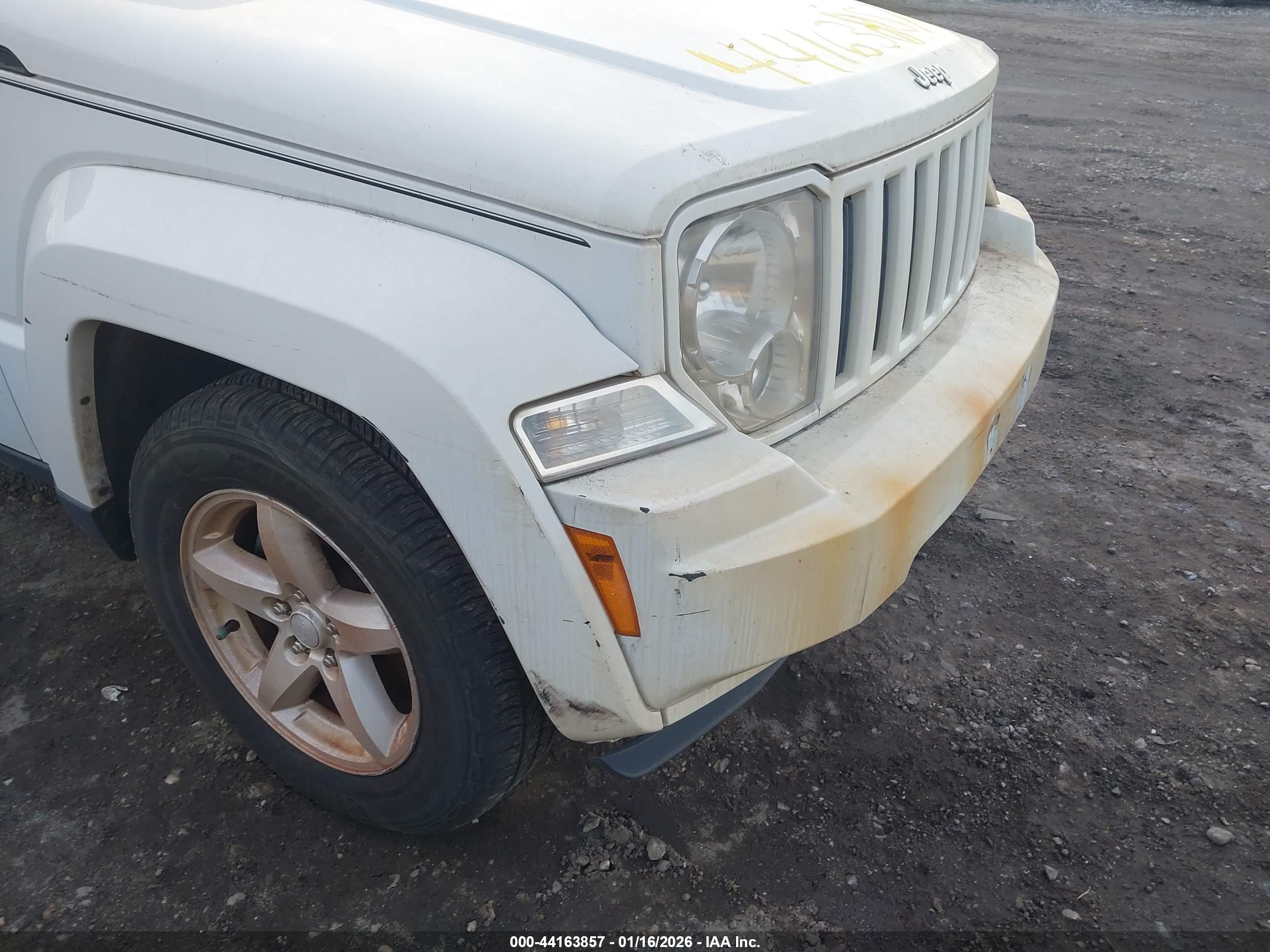 JEEP LIBERTY image 6