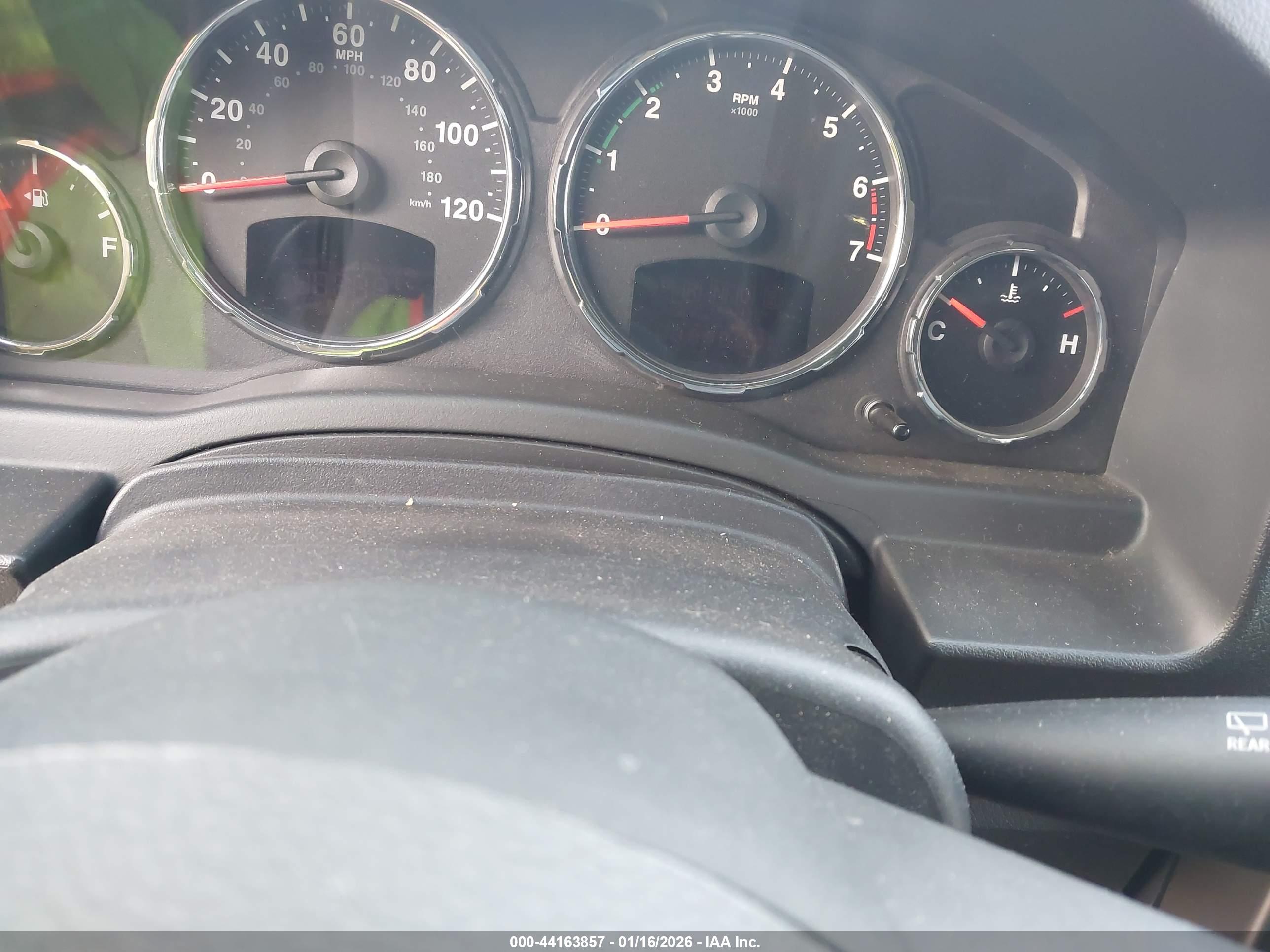 JEEP LIBERTY image 7