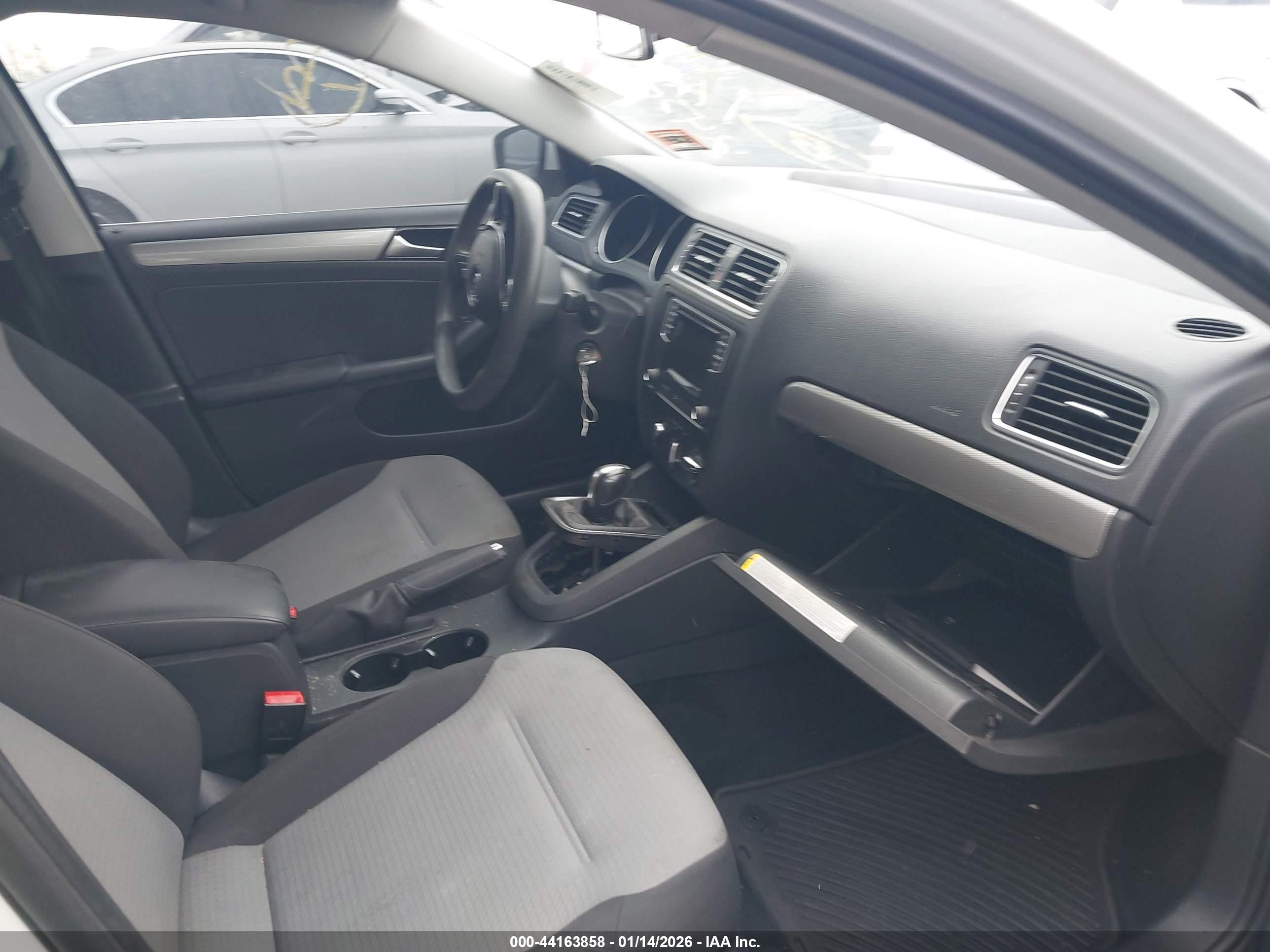 VOLKSWAGEN JETTA image 5