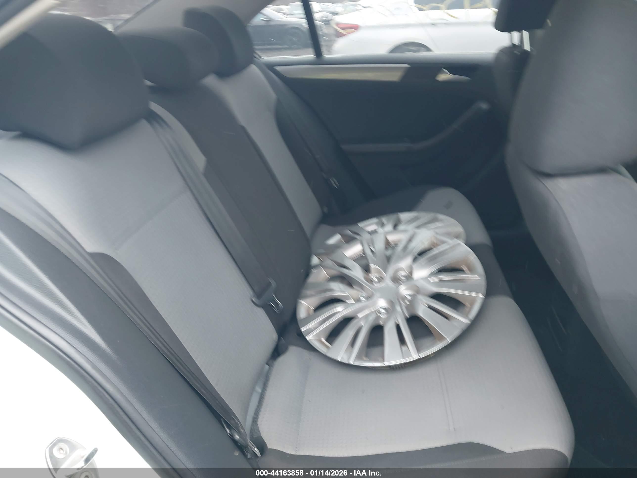 VOLKSWAGEN JETTA image 8