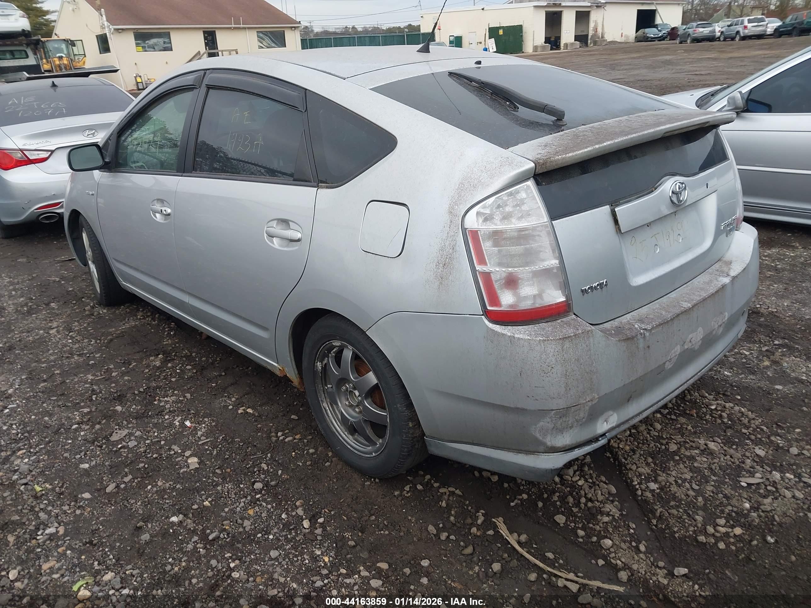 TOYOTA PRIUS image 3
