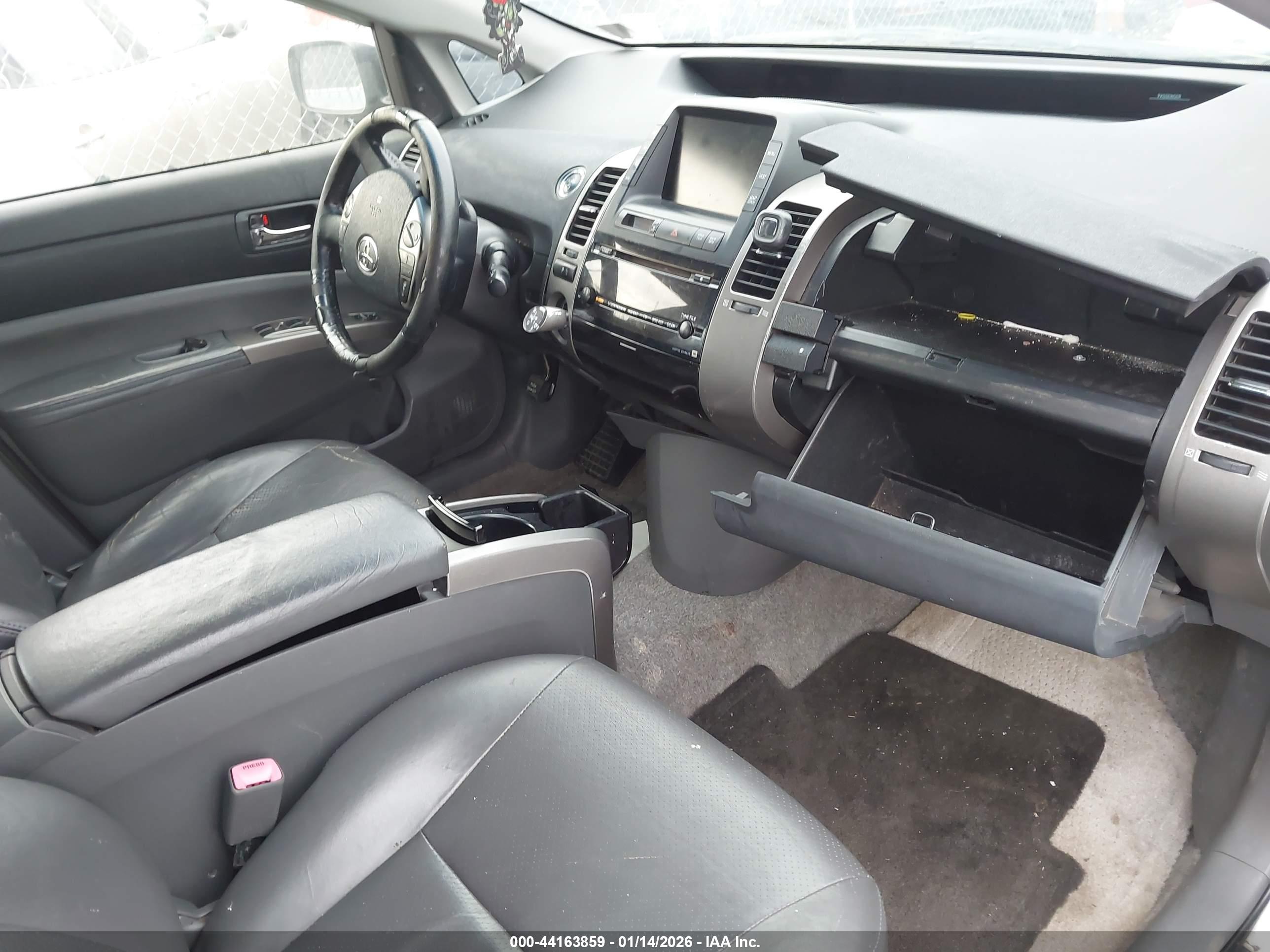 TOYOTA PRIUS image 5