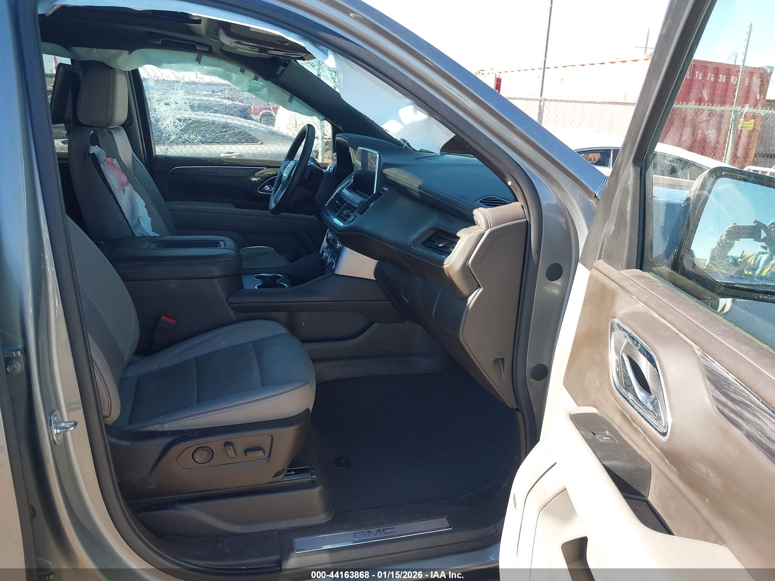 GMC YUKON image 5