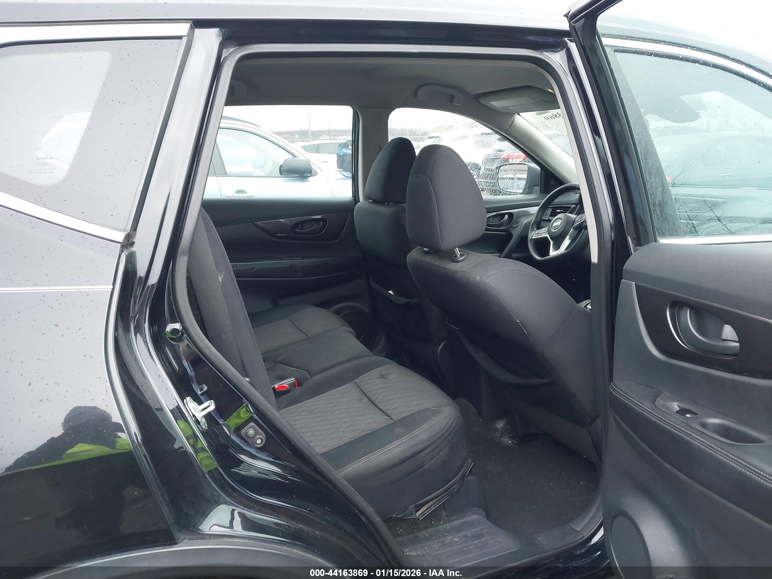 NISSAN ROGUE image 8
