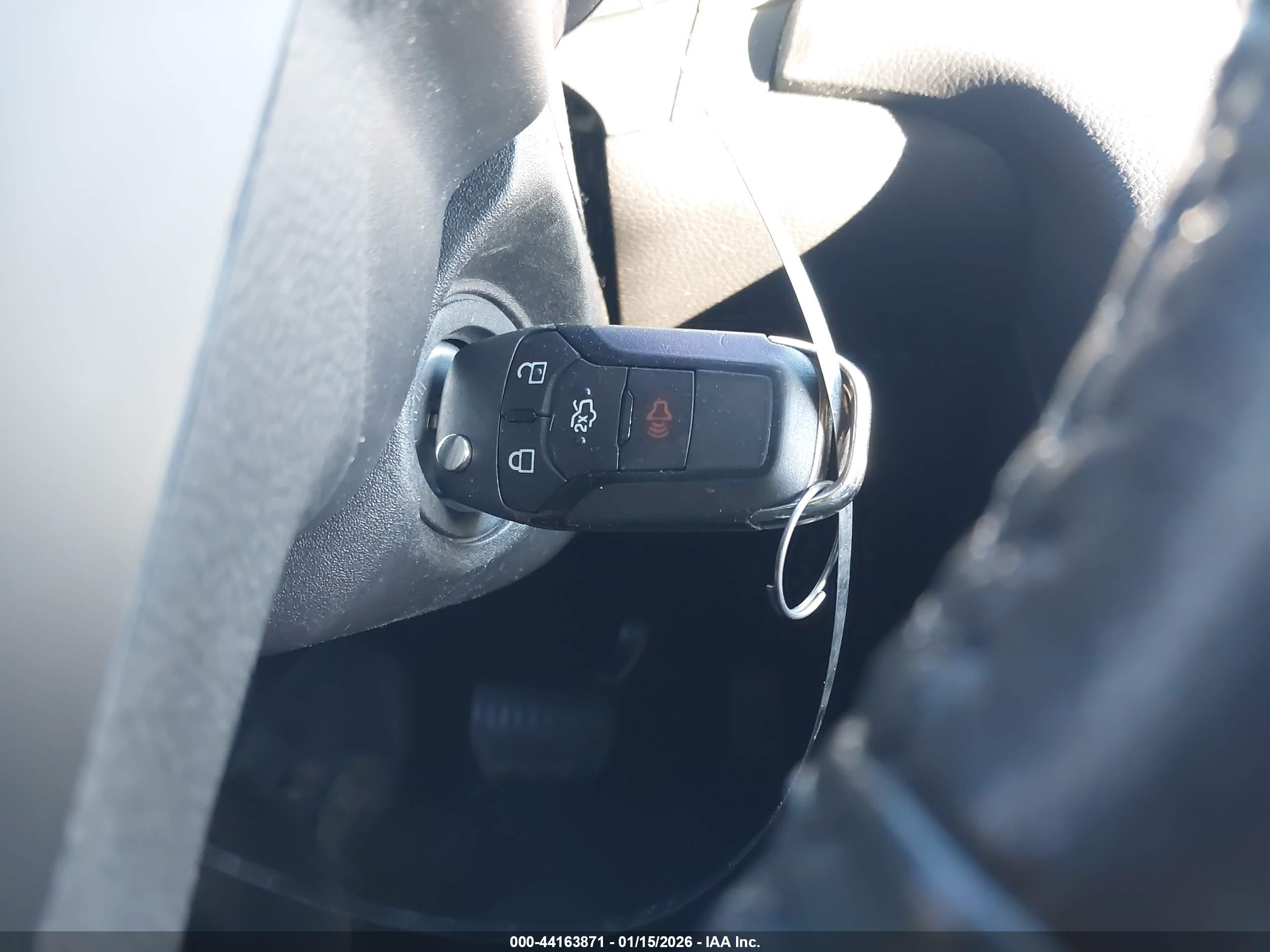 FORD FUSION image 11