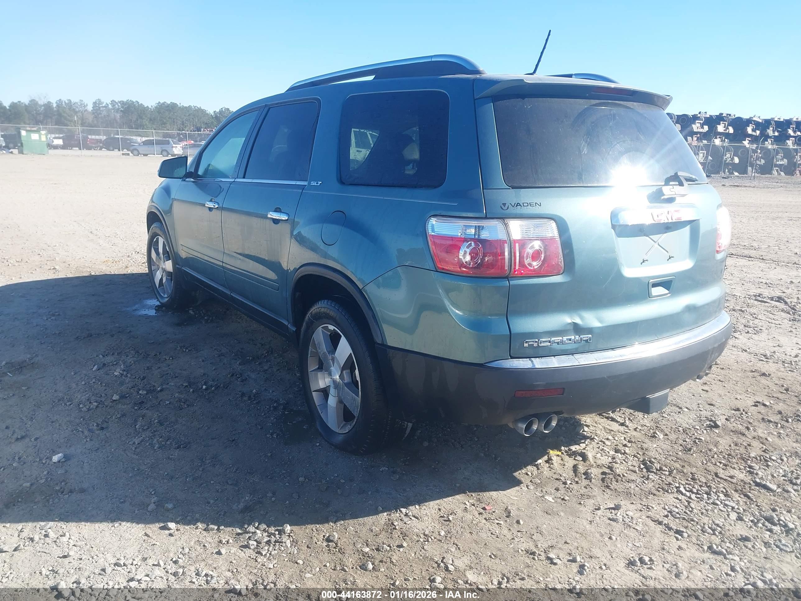 GMC ACADIA image 3