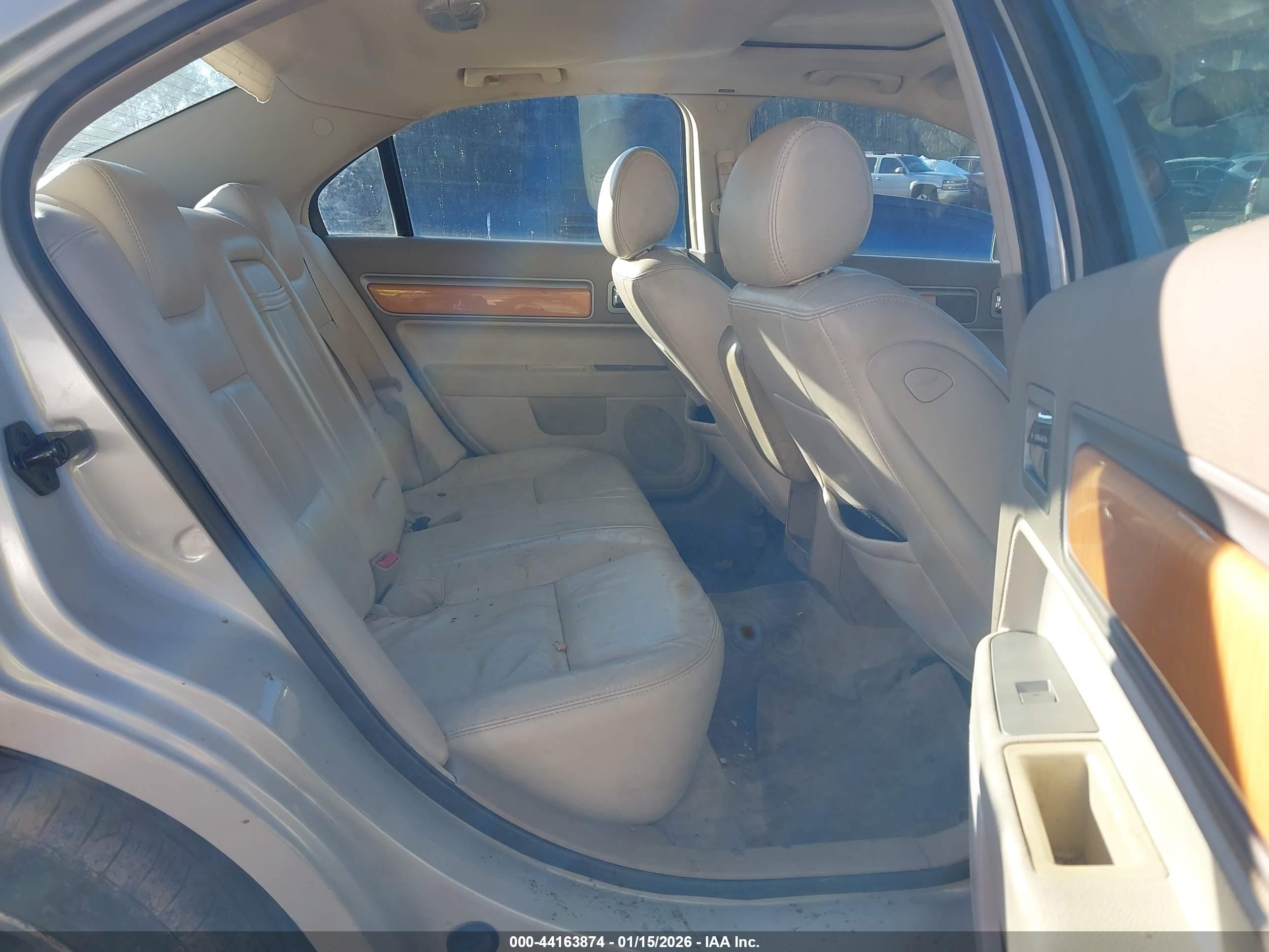 LINCOLN MKZ image 8