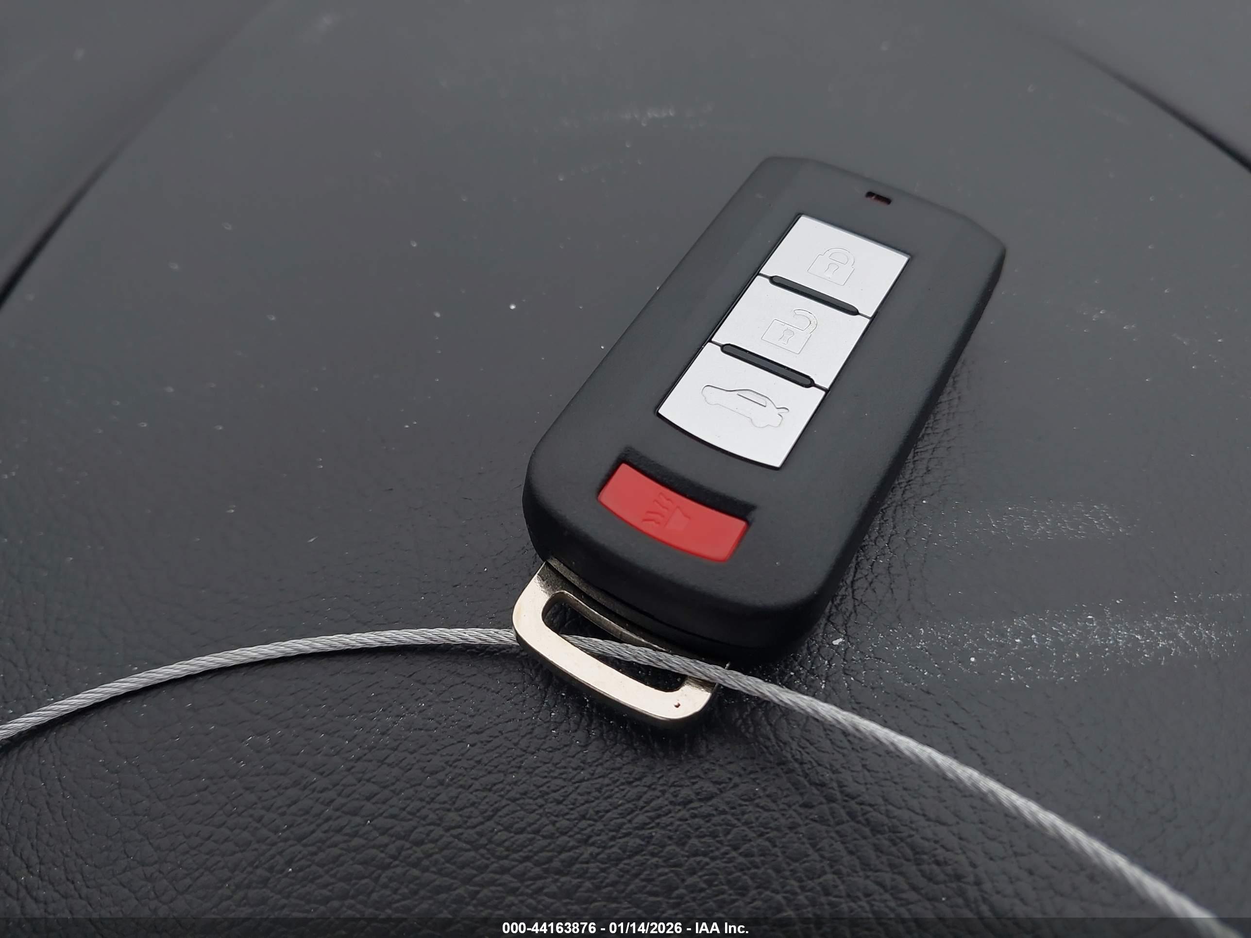 MITSUBISHI OUTLANDER image 11