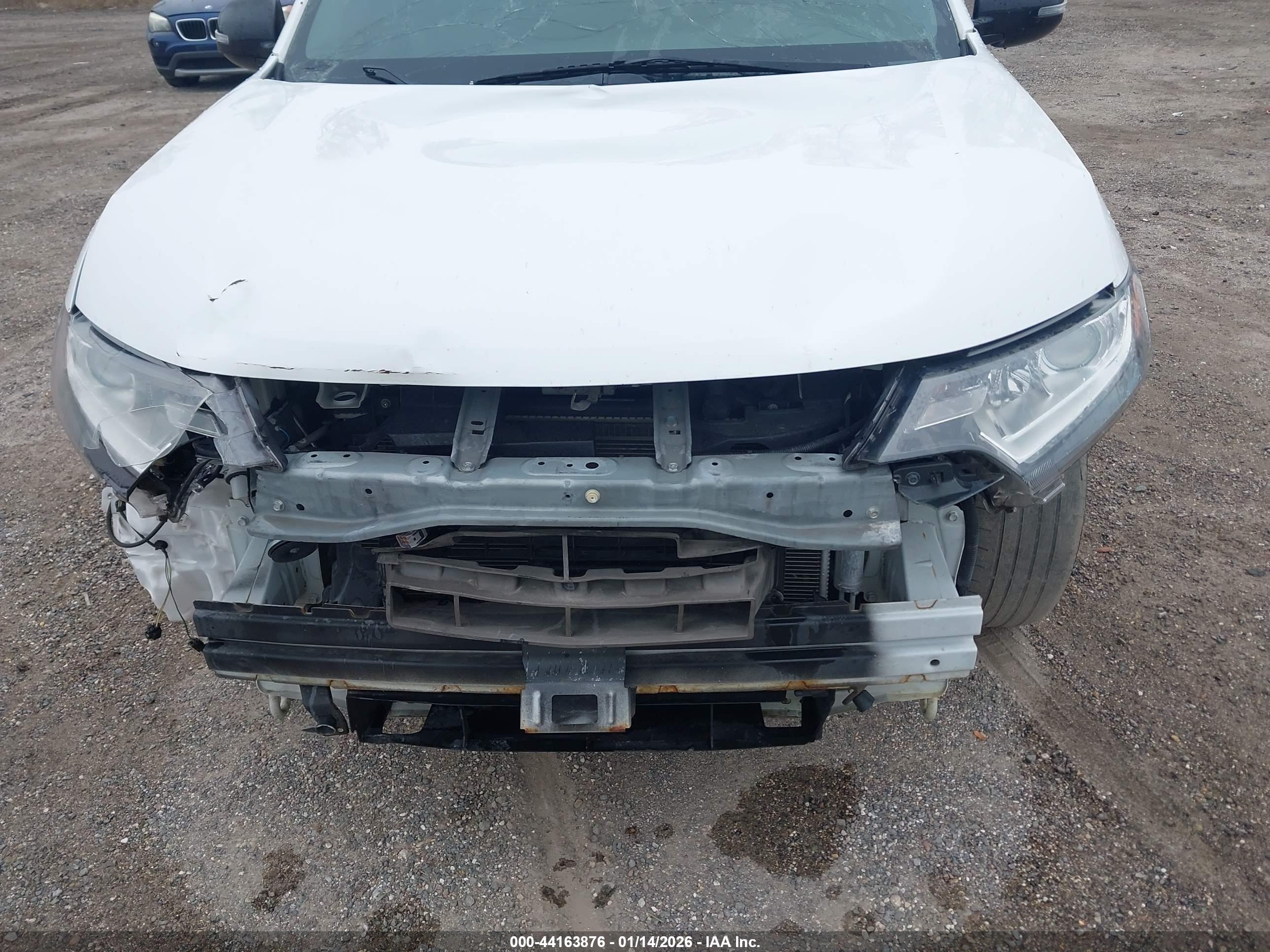 MITSUBISHI OUTLANDER image 6