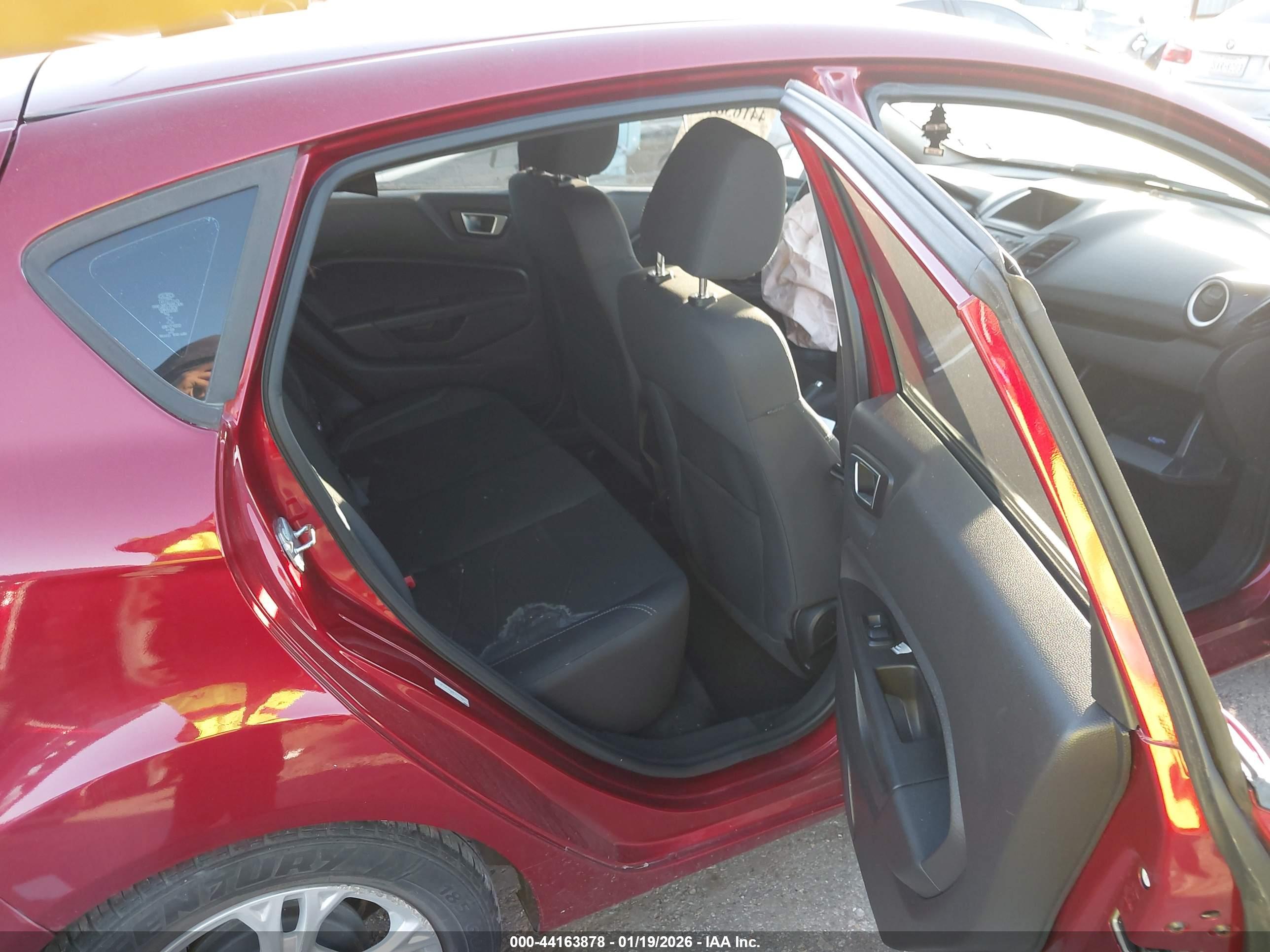 FORD FIESTA image 8