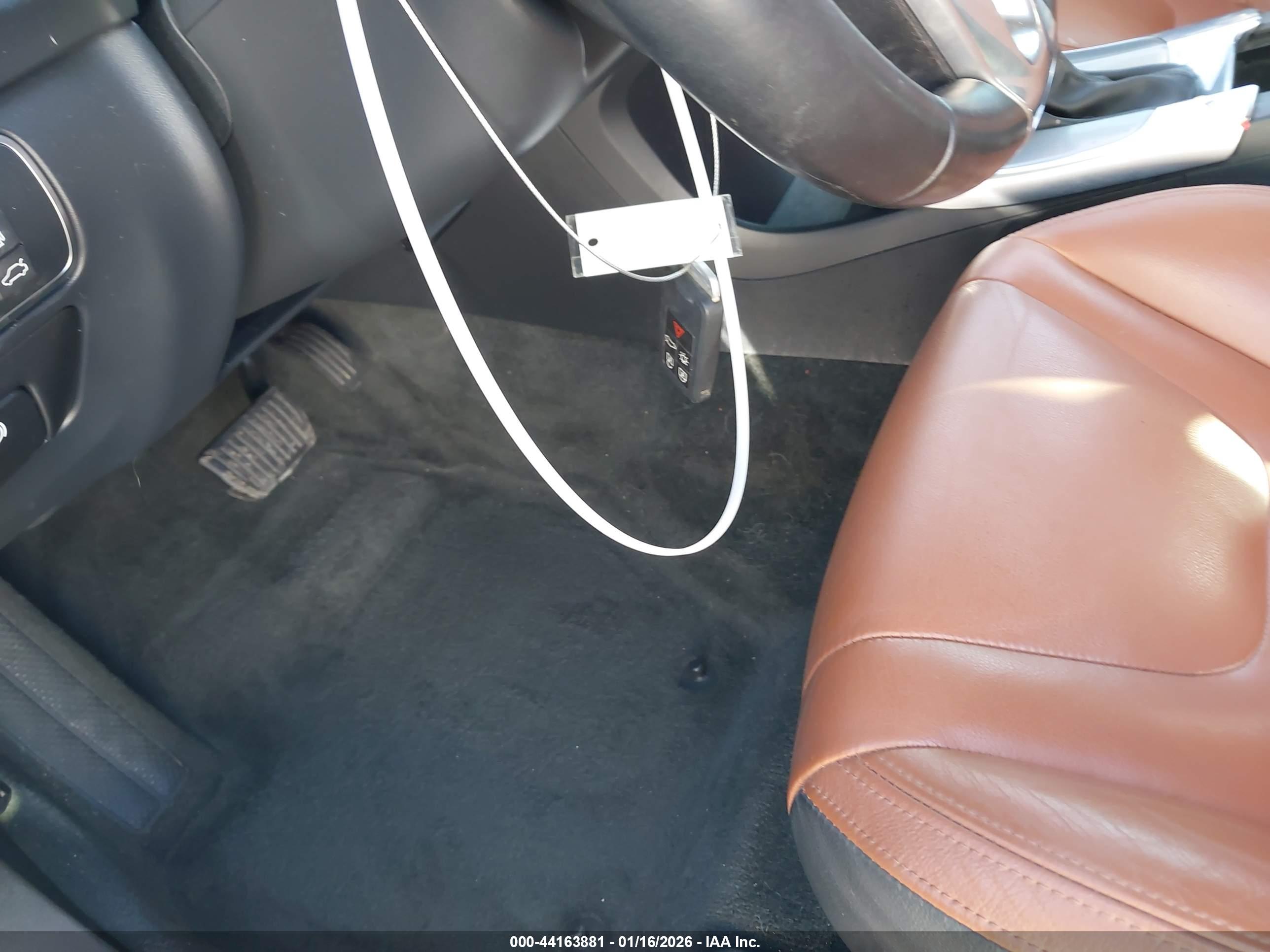 VOLVO S60 image 11