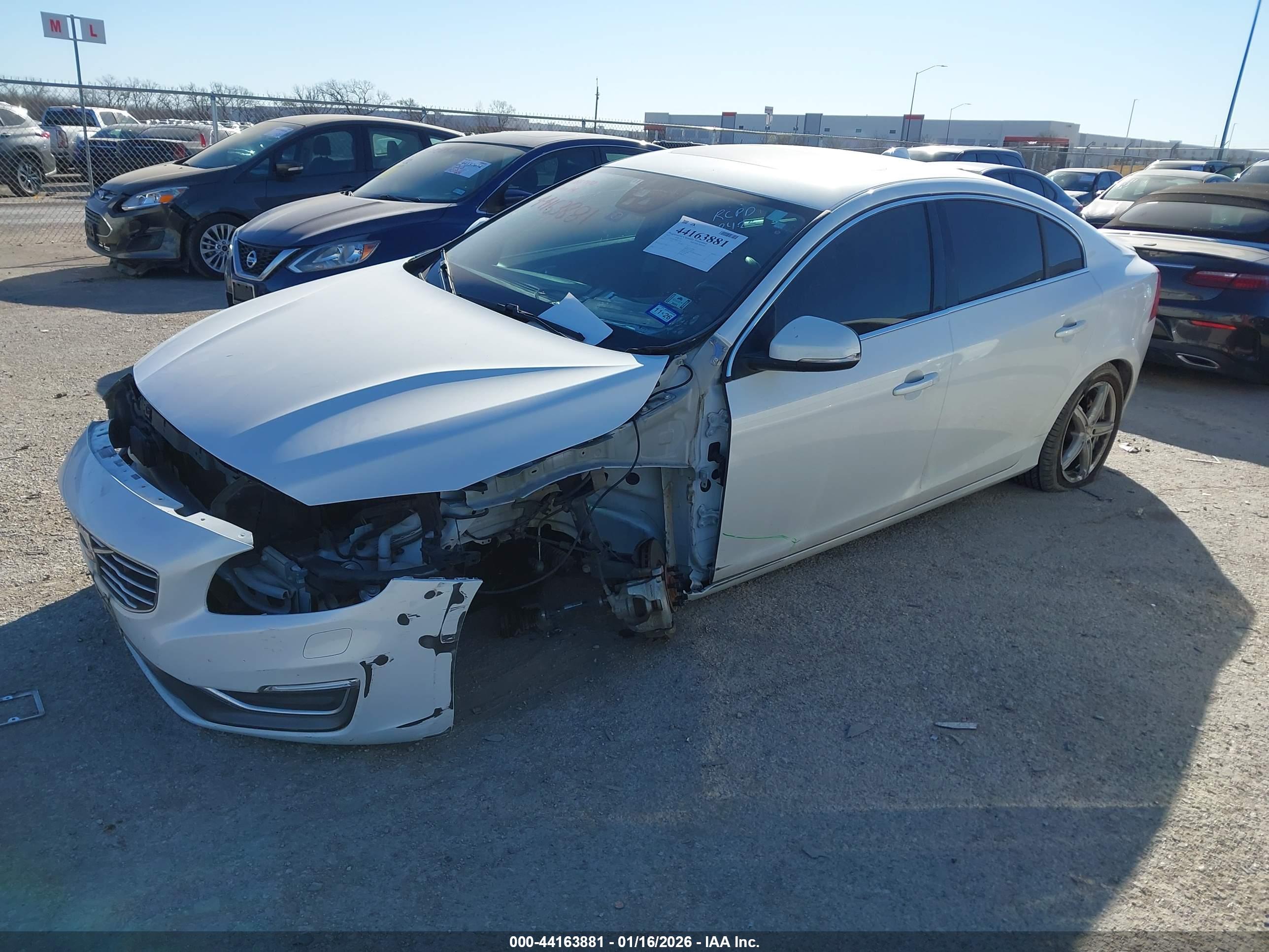 VOLVO S60 image 2
