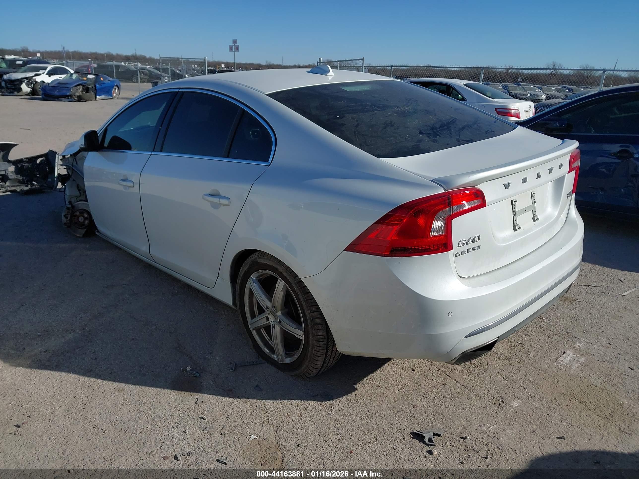 VOLVO S60 image 3