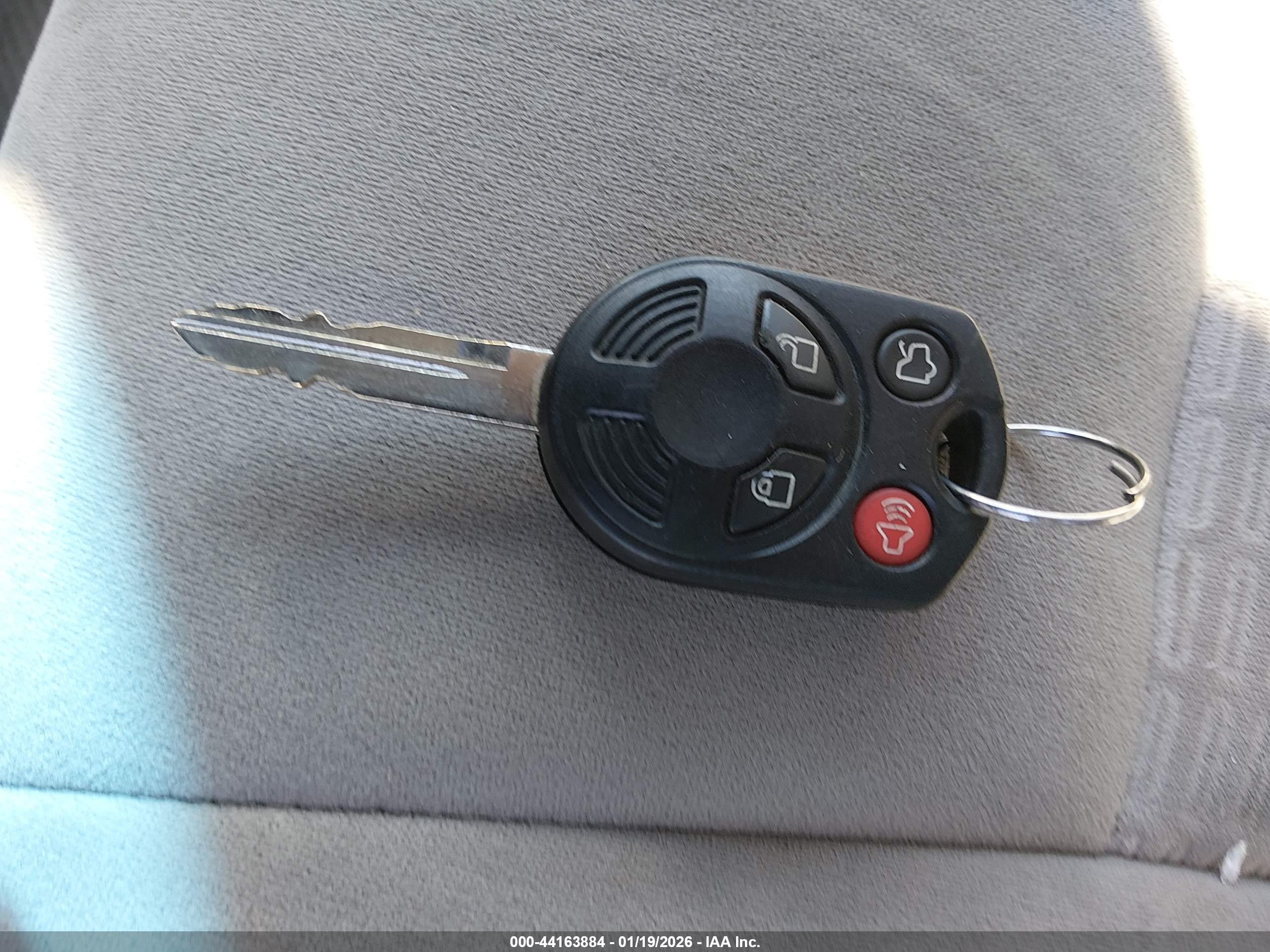 FORD FUSION image 11