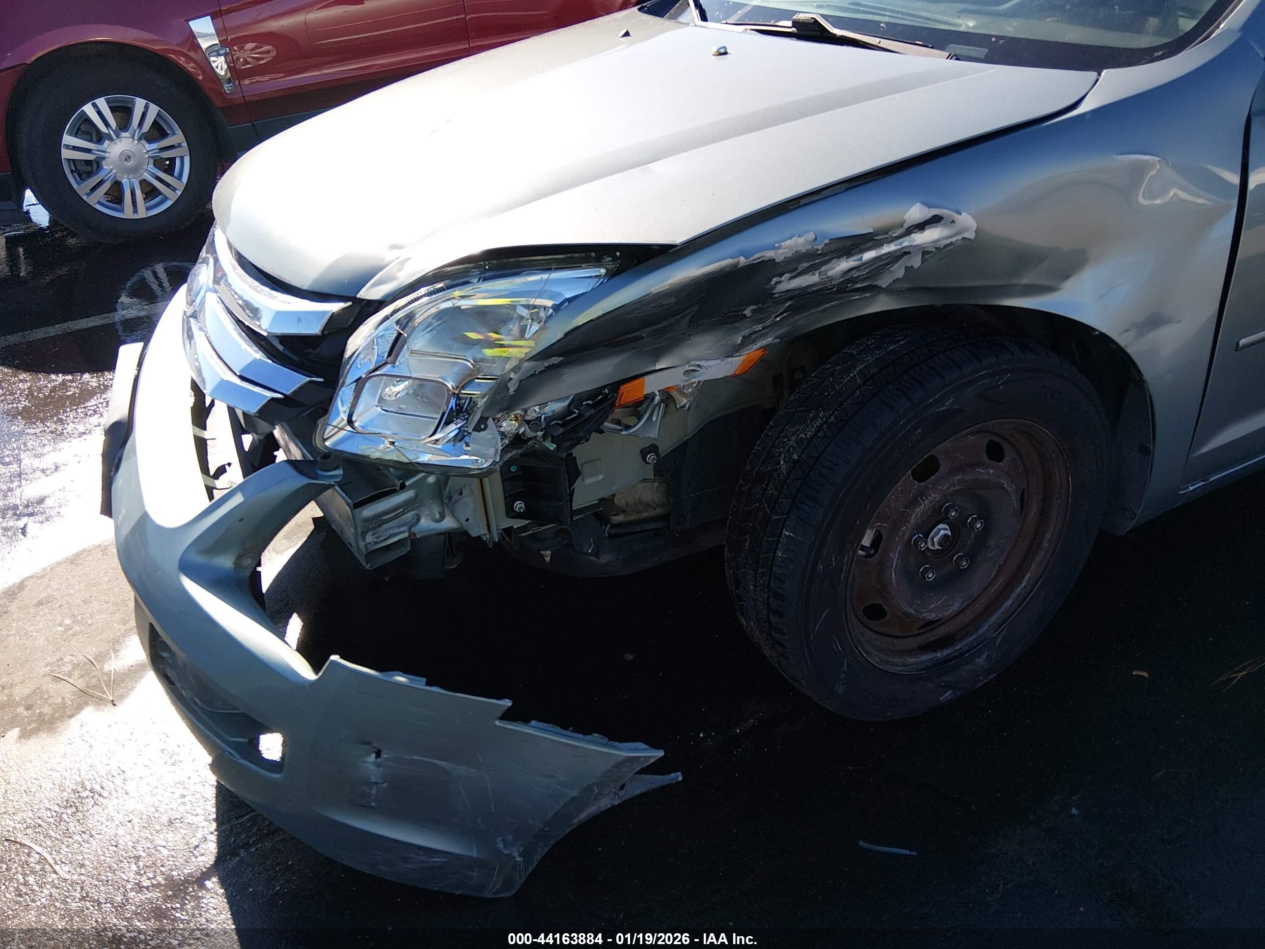 FORD FUSION image 6