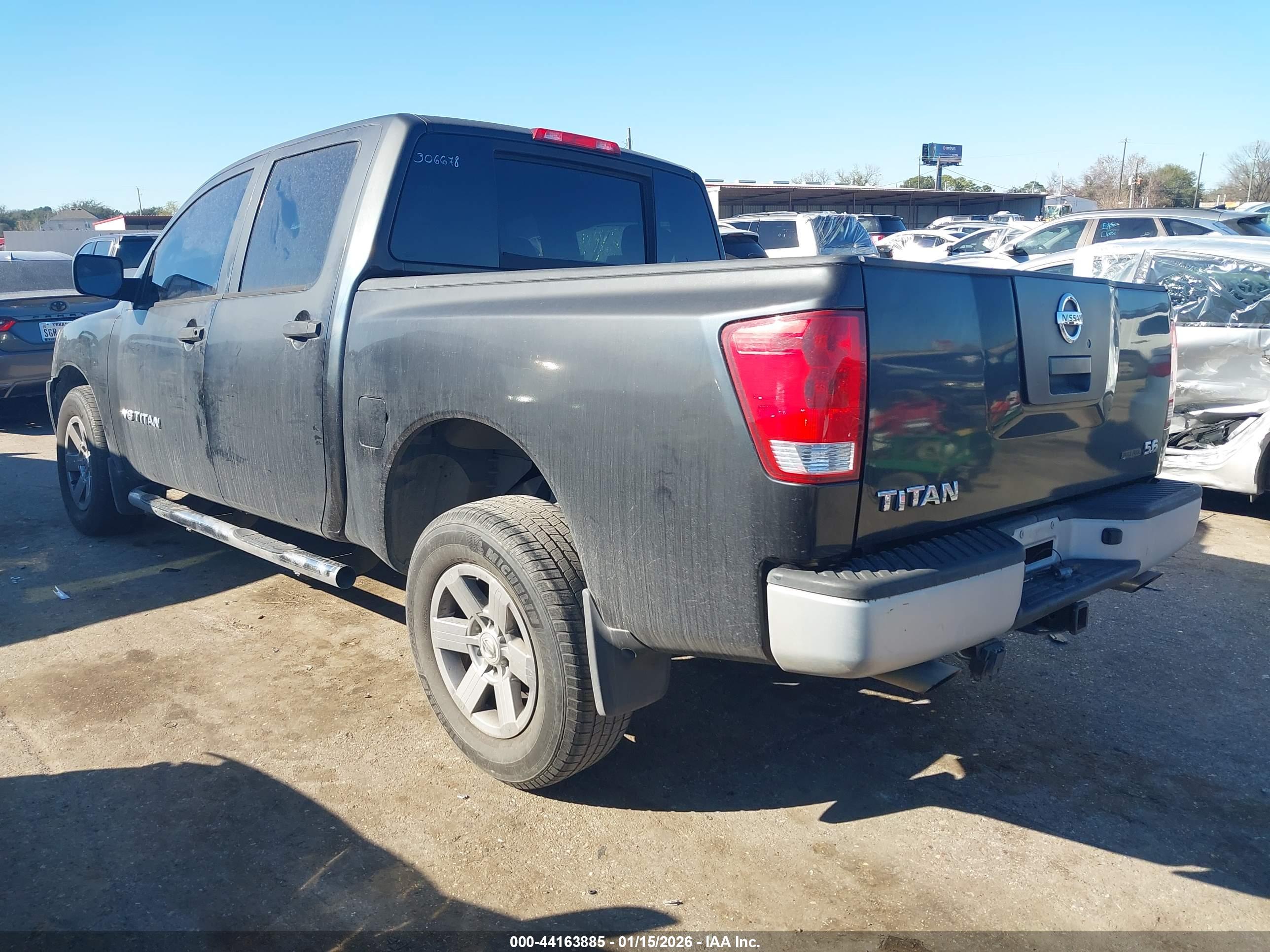 NISSAN TITAN image 3