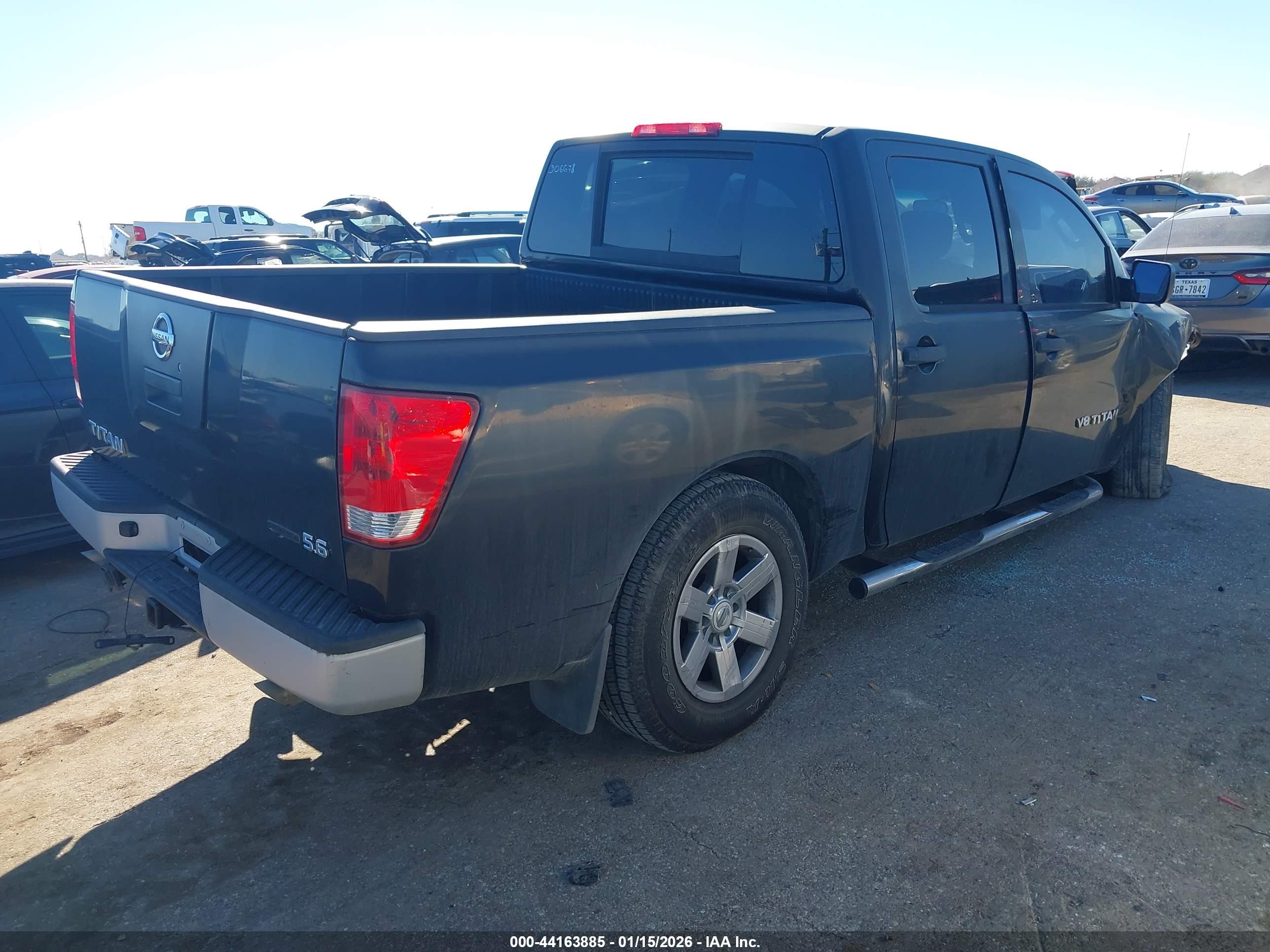 NISSAN TITAN image 4